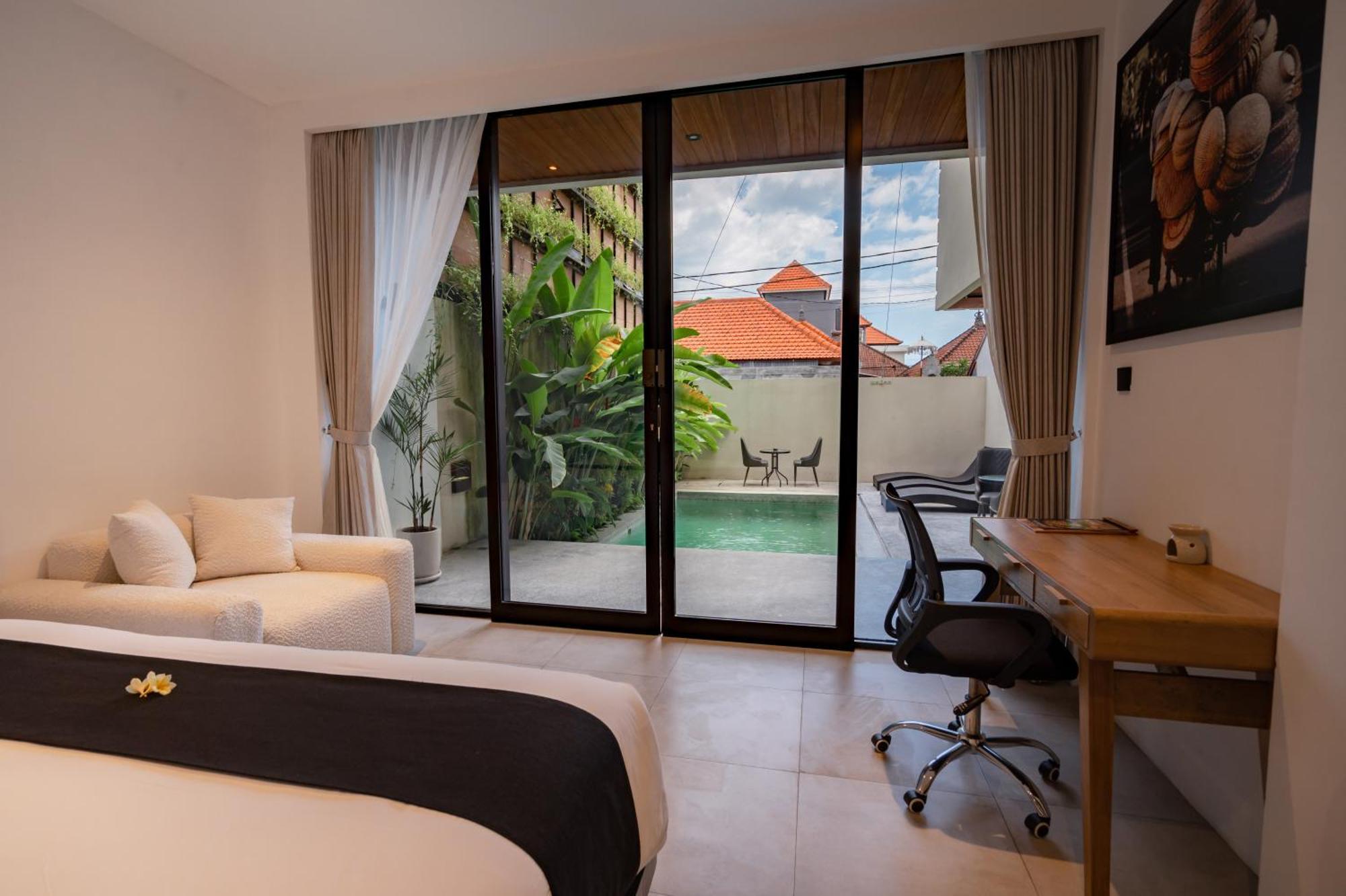 Onyx Aparthotel 5*