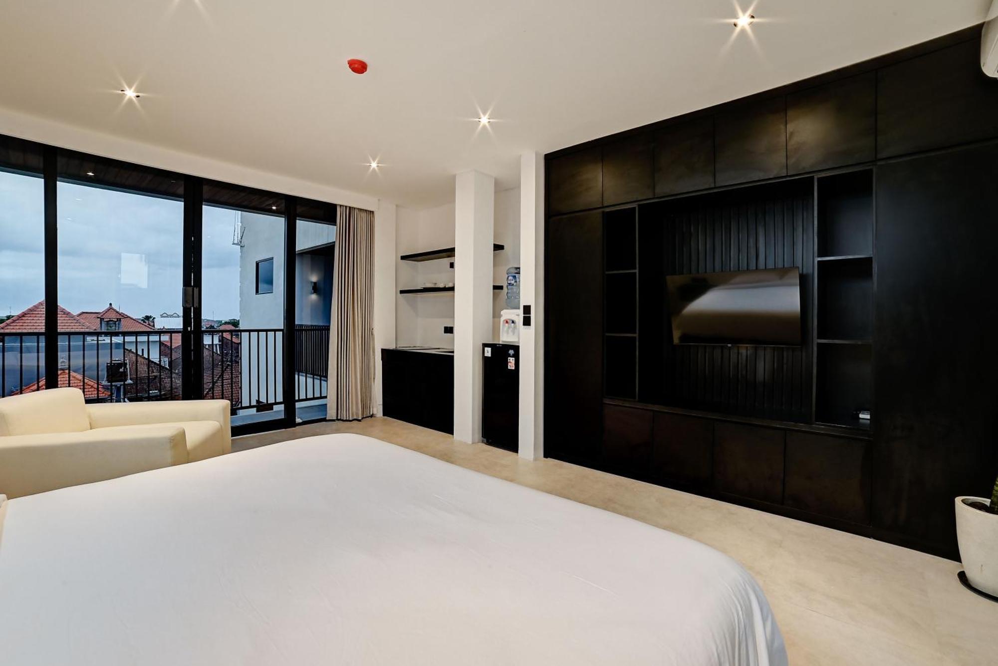 Onyx Aparthotel 5*