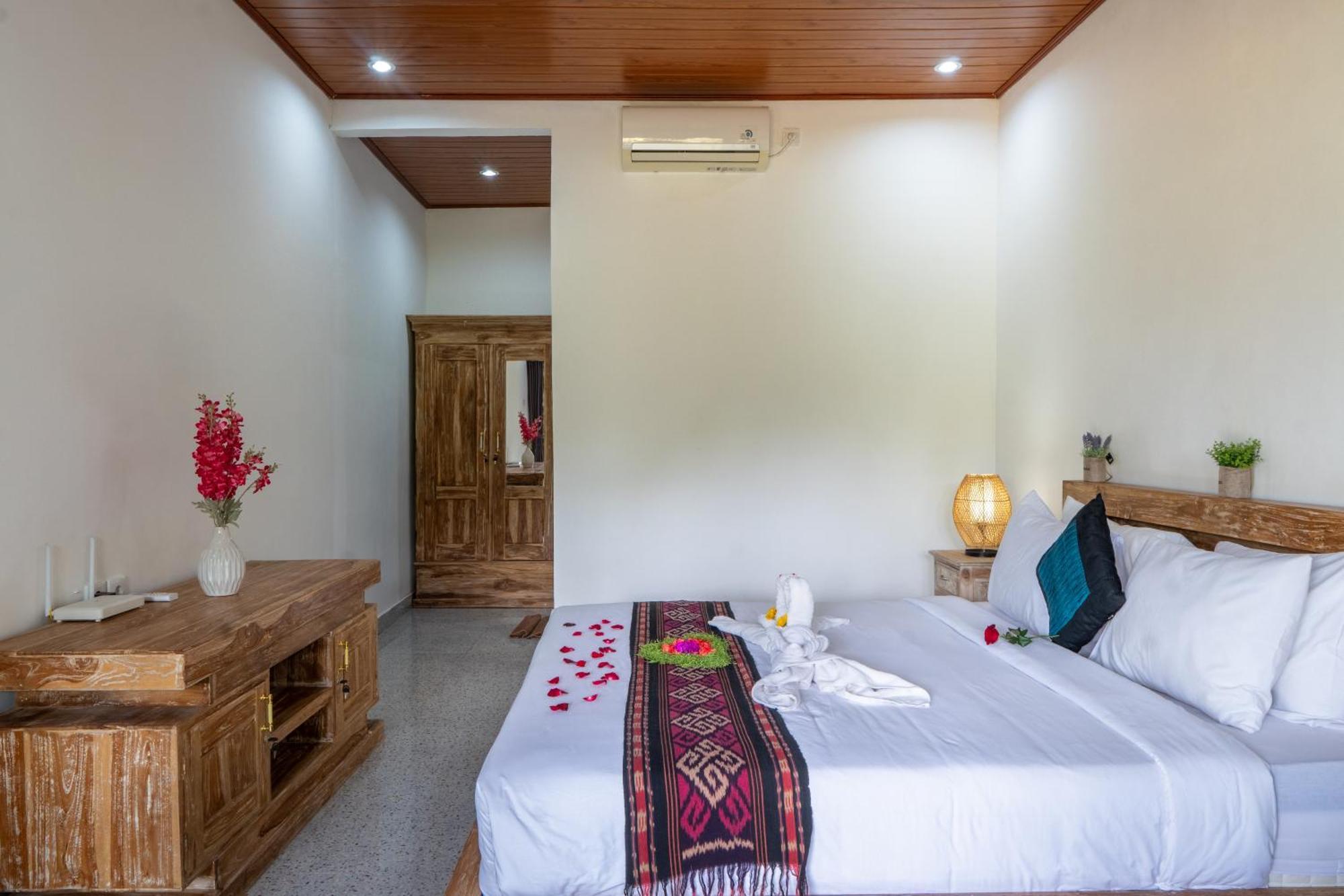 Adhidrawa Guest house *