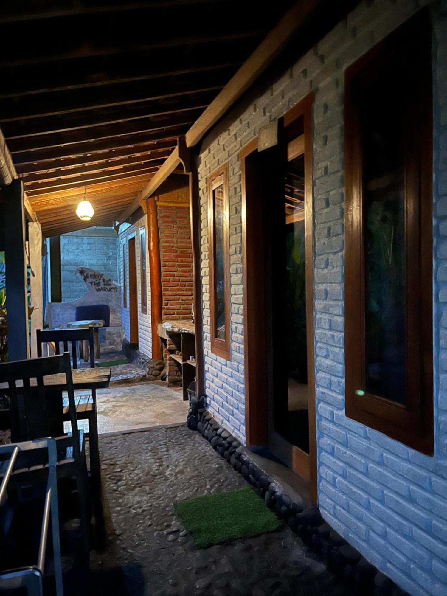 Ayolah Surf House &surf Camp Homestay