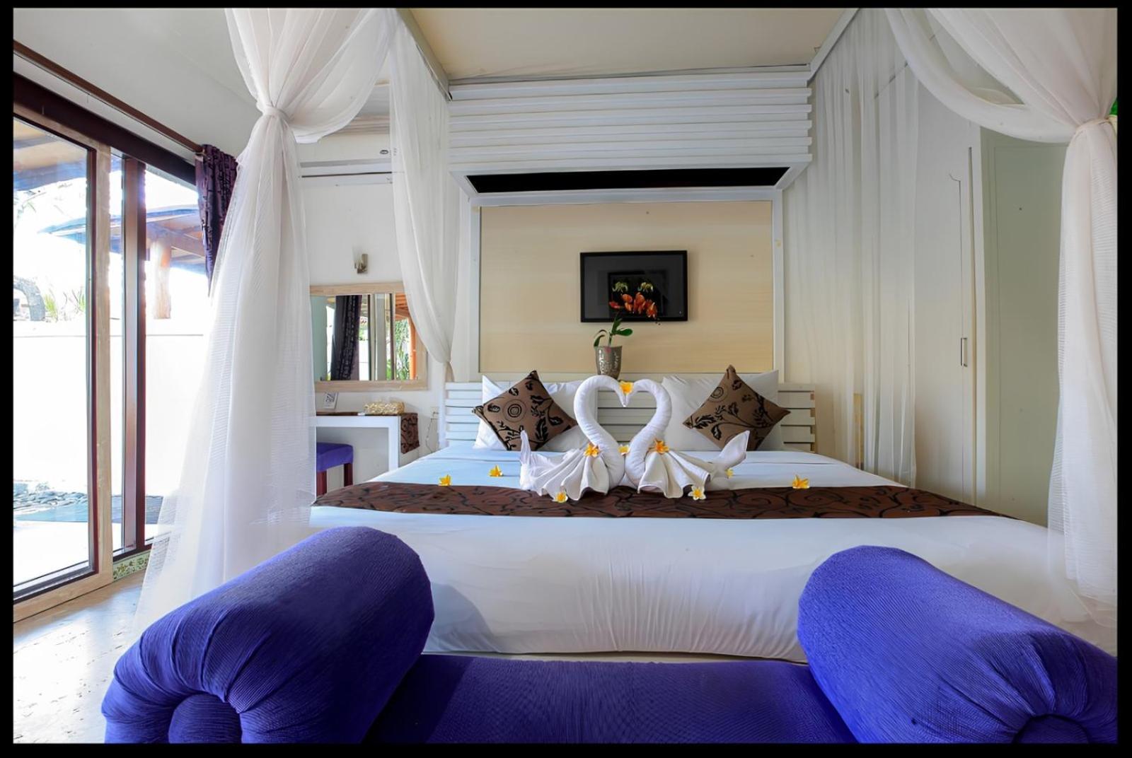 Classic With Private Pool *