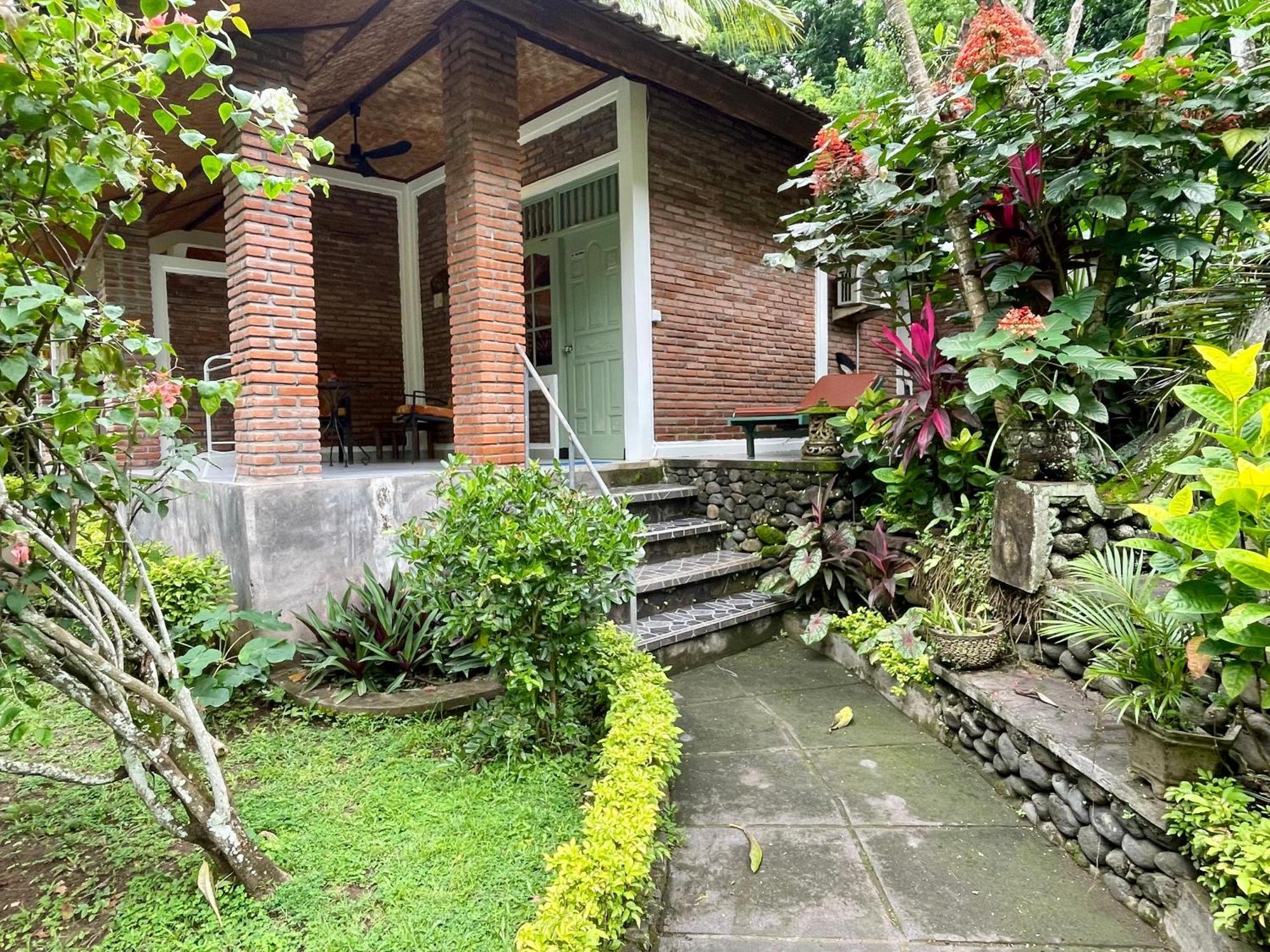Dasa Wana Jungle Resort, 4* Candi Dasa (Bali)
