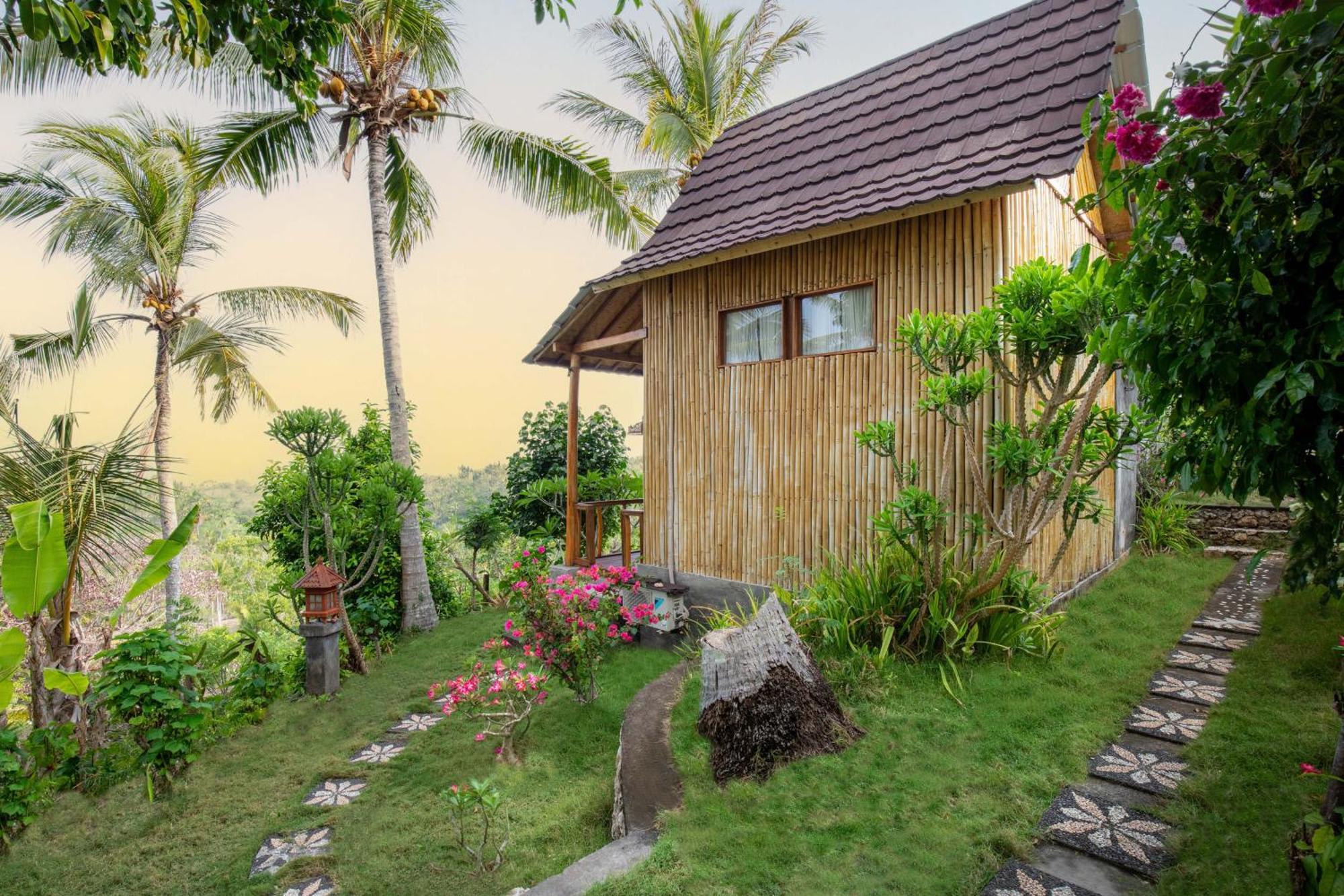 Guest house Atuh Forest Tanglad