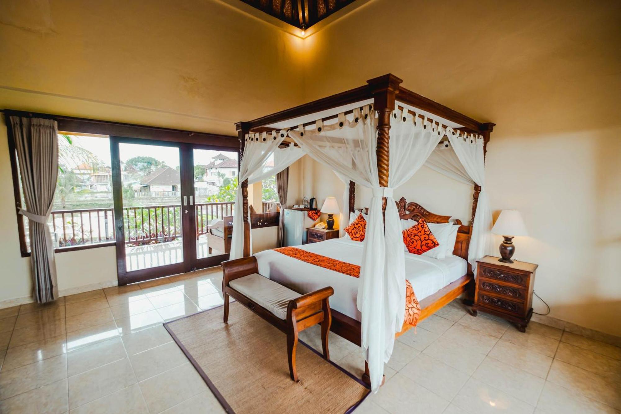 Sri Aksata Hotel 3*
