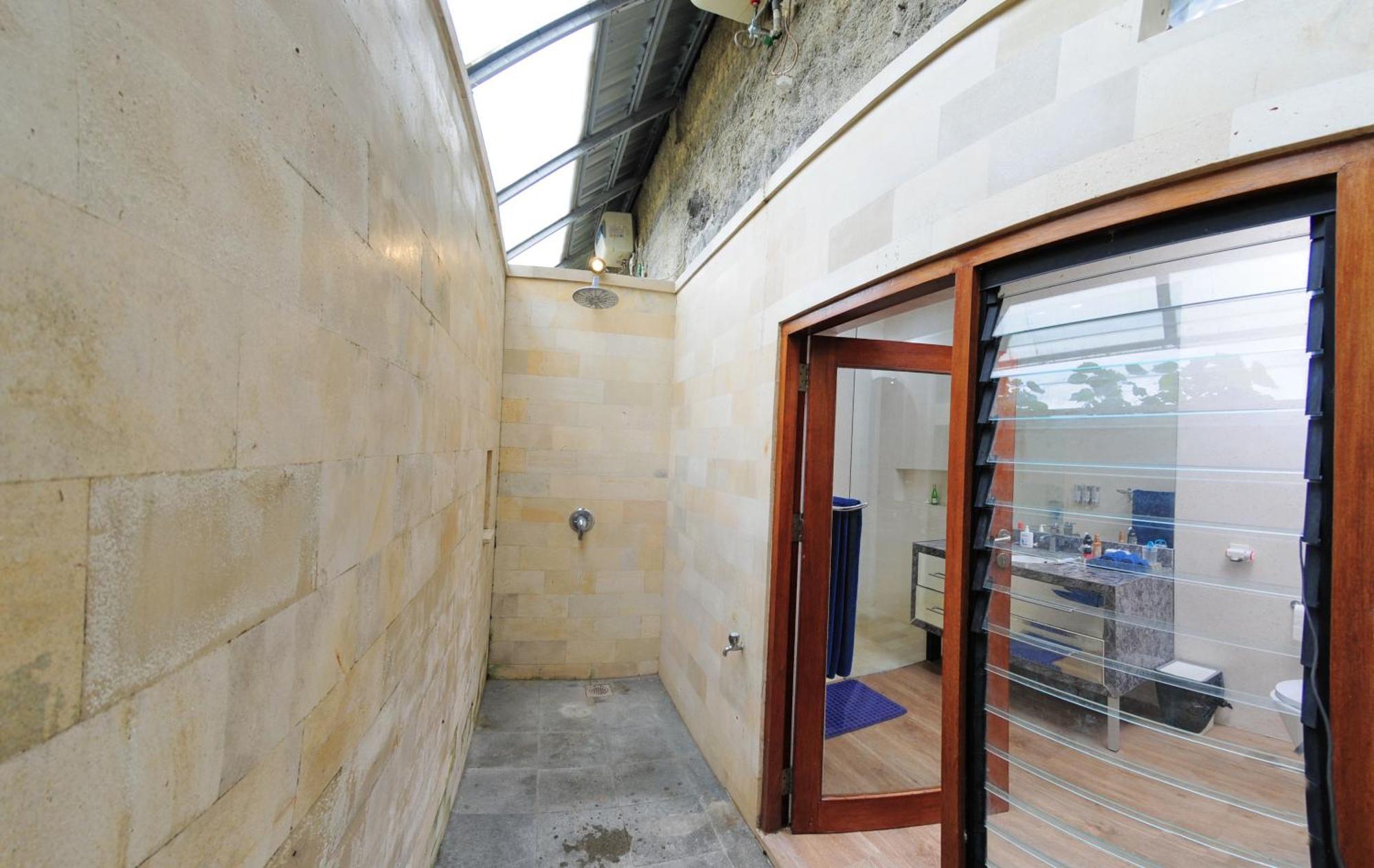 Bed & Breakfast Costa Plenty 5*