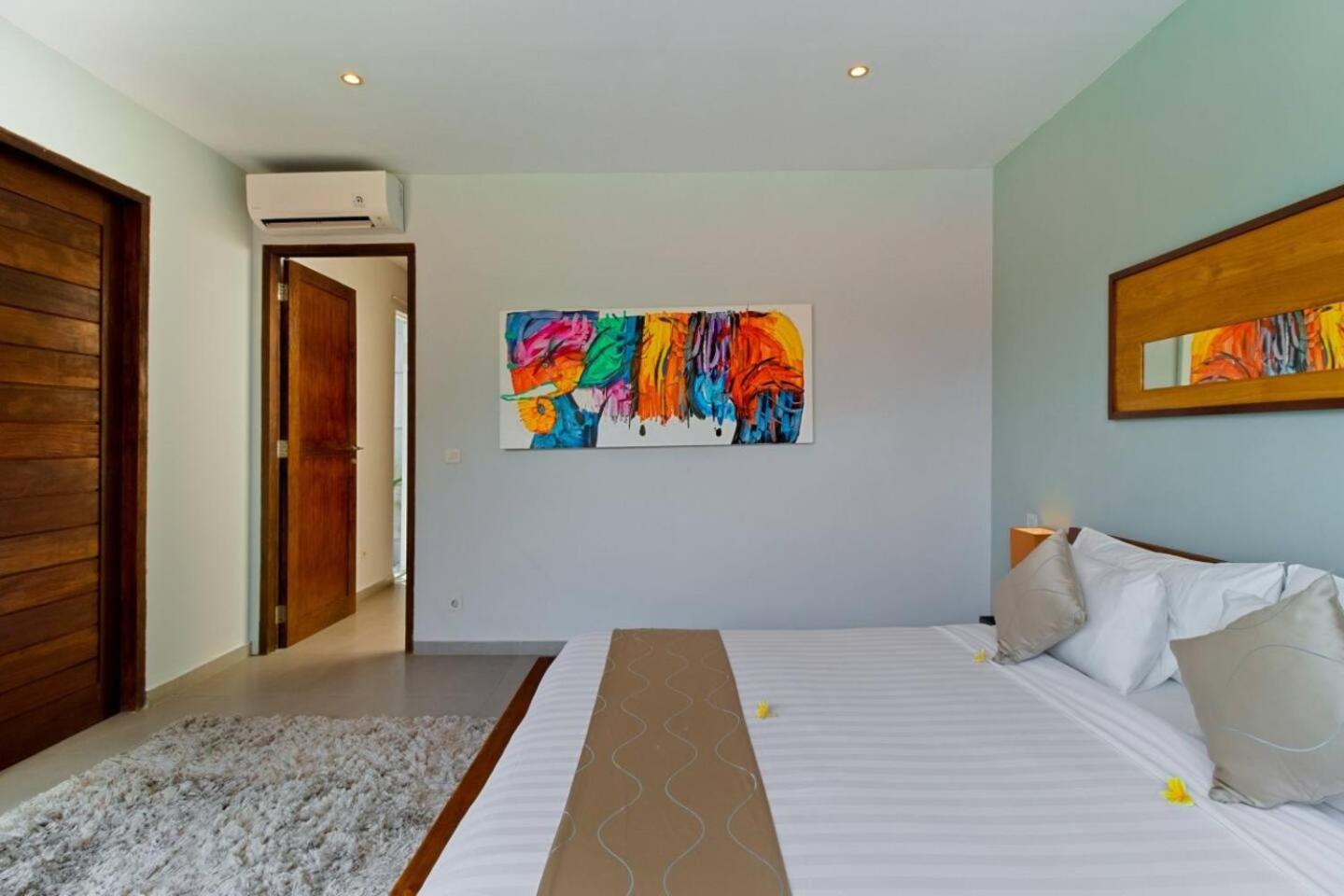 Miro - Luxury, 3 Bed, Seminyak (Bali)