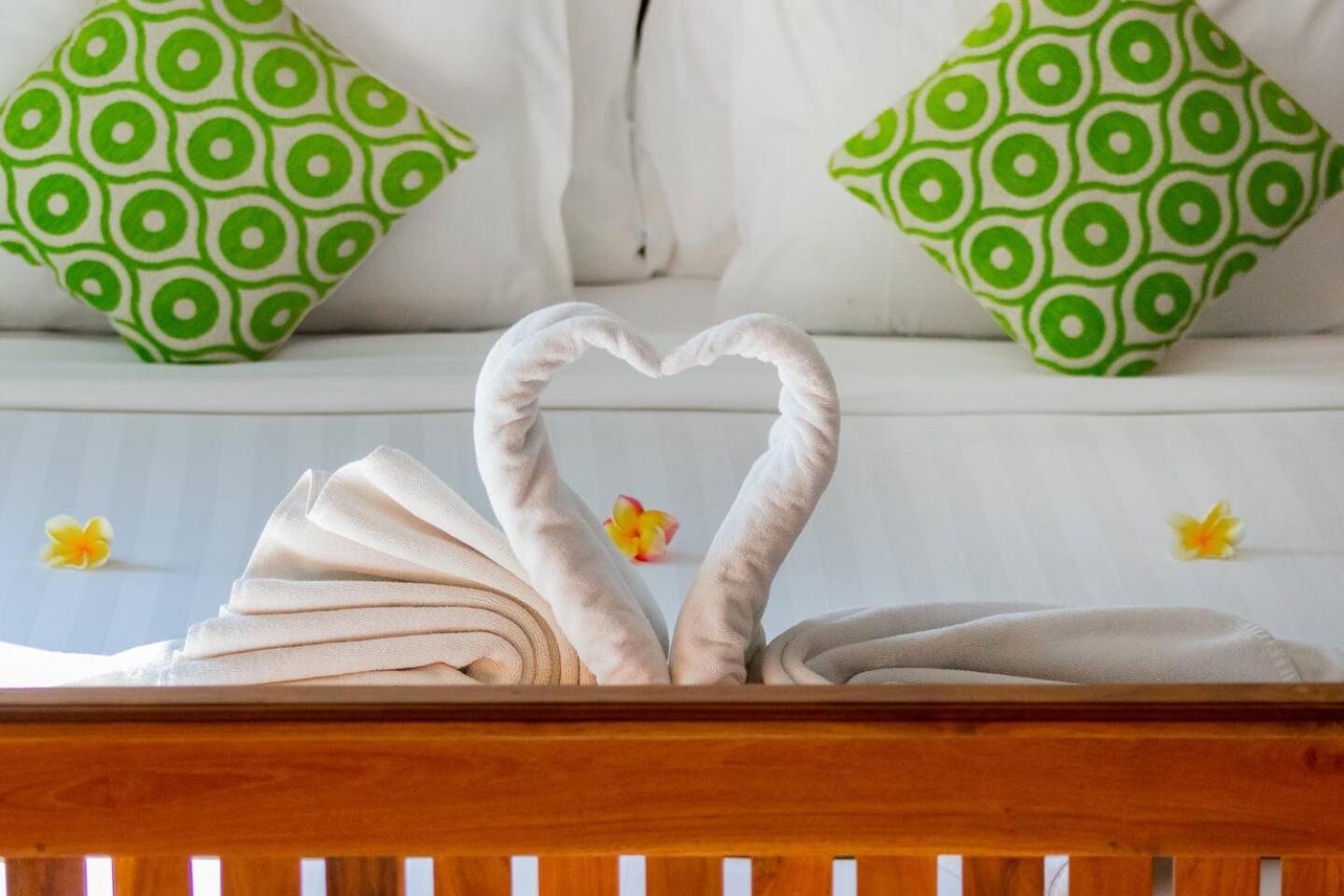 Heart Of Seminyak, 2br, Sleeps 4, Walk To Bintang Villa