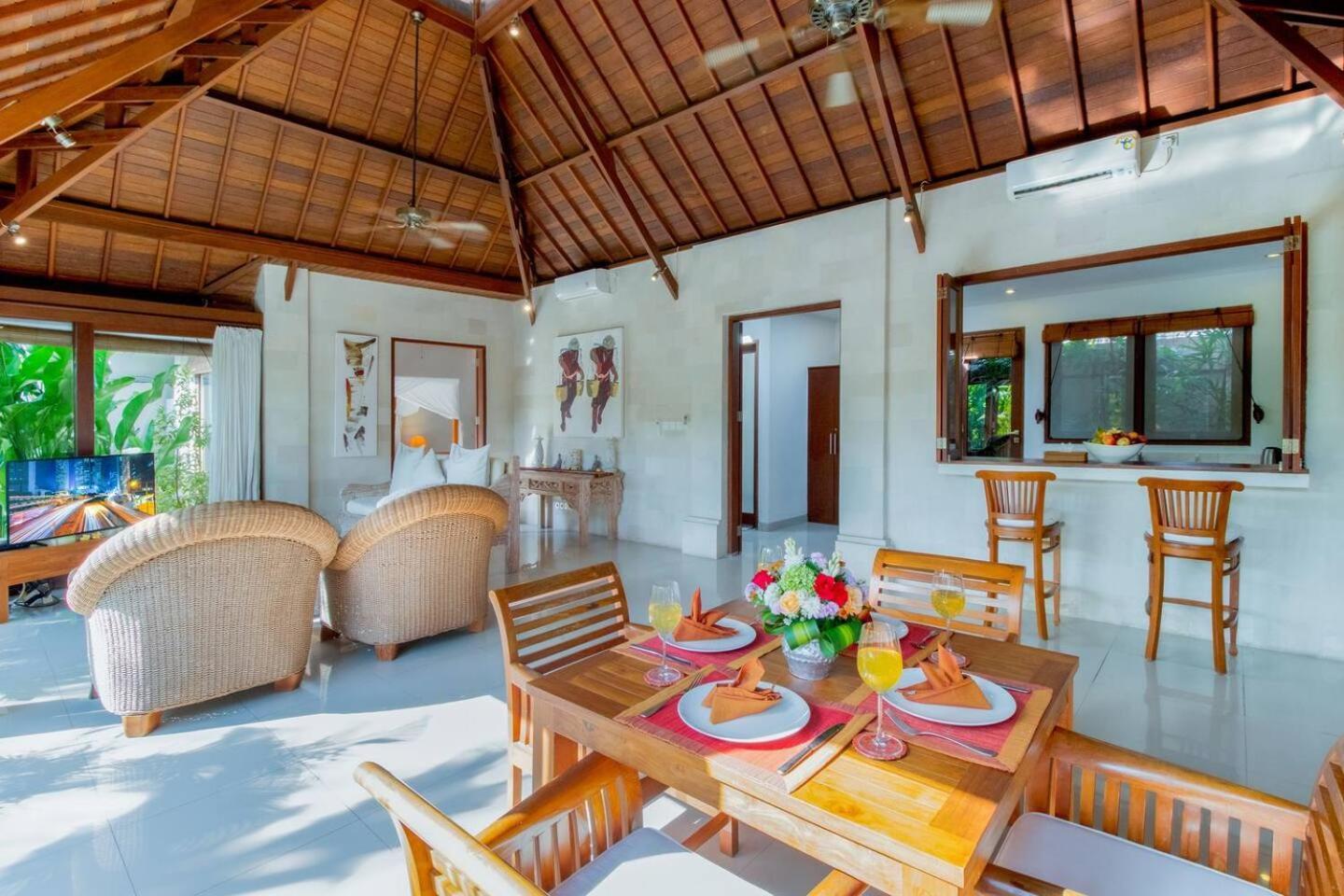 Villa Heart Of Seminyak, 2br, Sleeps 4, Walk To Bintang *
