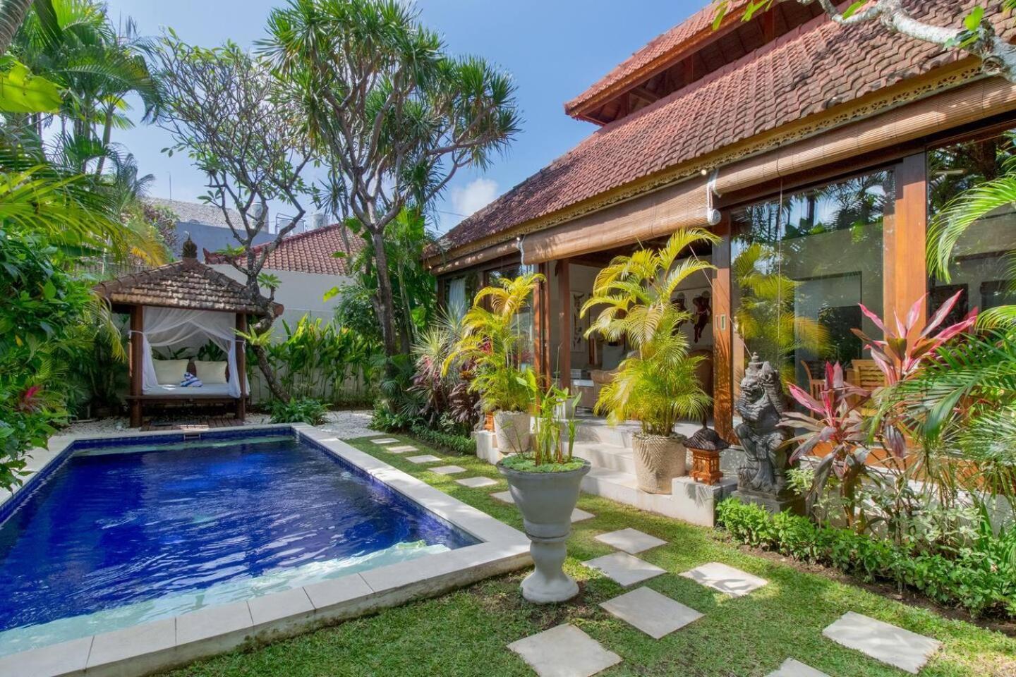 Heart Of Seminyak, 2br, Sleeps 4, Walk To Bintang Villa Seminyak (Bali)