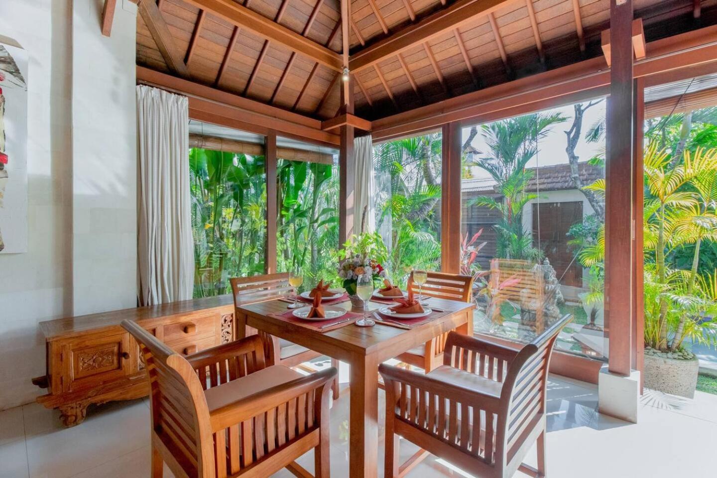 Villa Heart Of Seminyak, 2br, Sleeps 4, Walk To Bintang Seminyak (Bali)