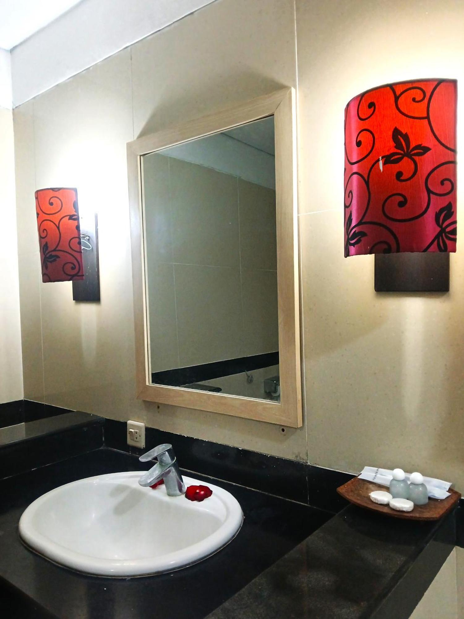 Nirmala & Convention Centre 2* Denpasar (Bali)