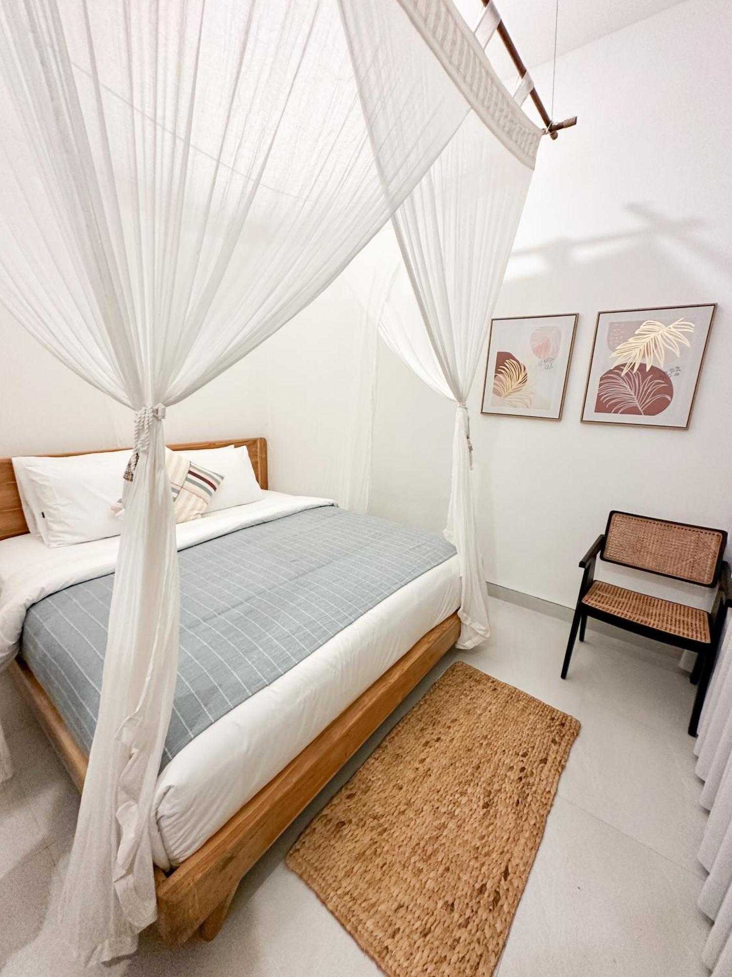 Three Palms Surf & Medewi Bed & Breakfast Airsatang