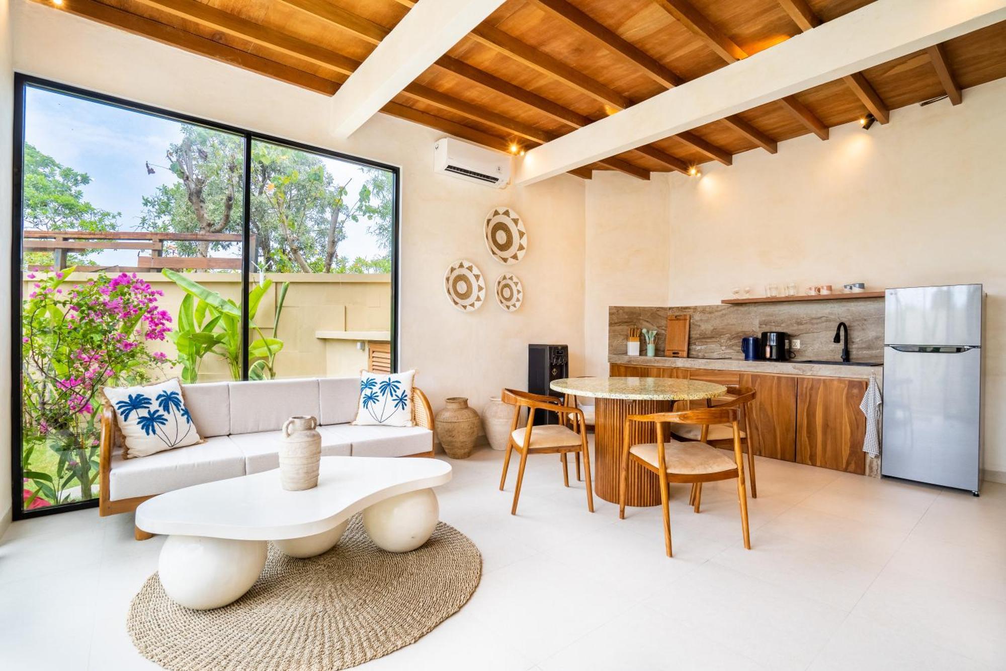 Moma Complex Villa *