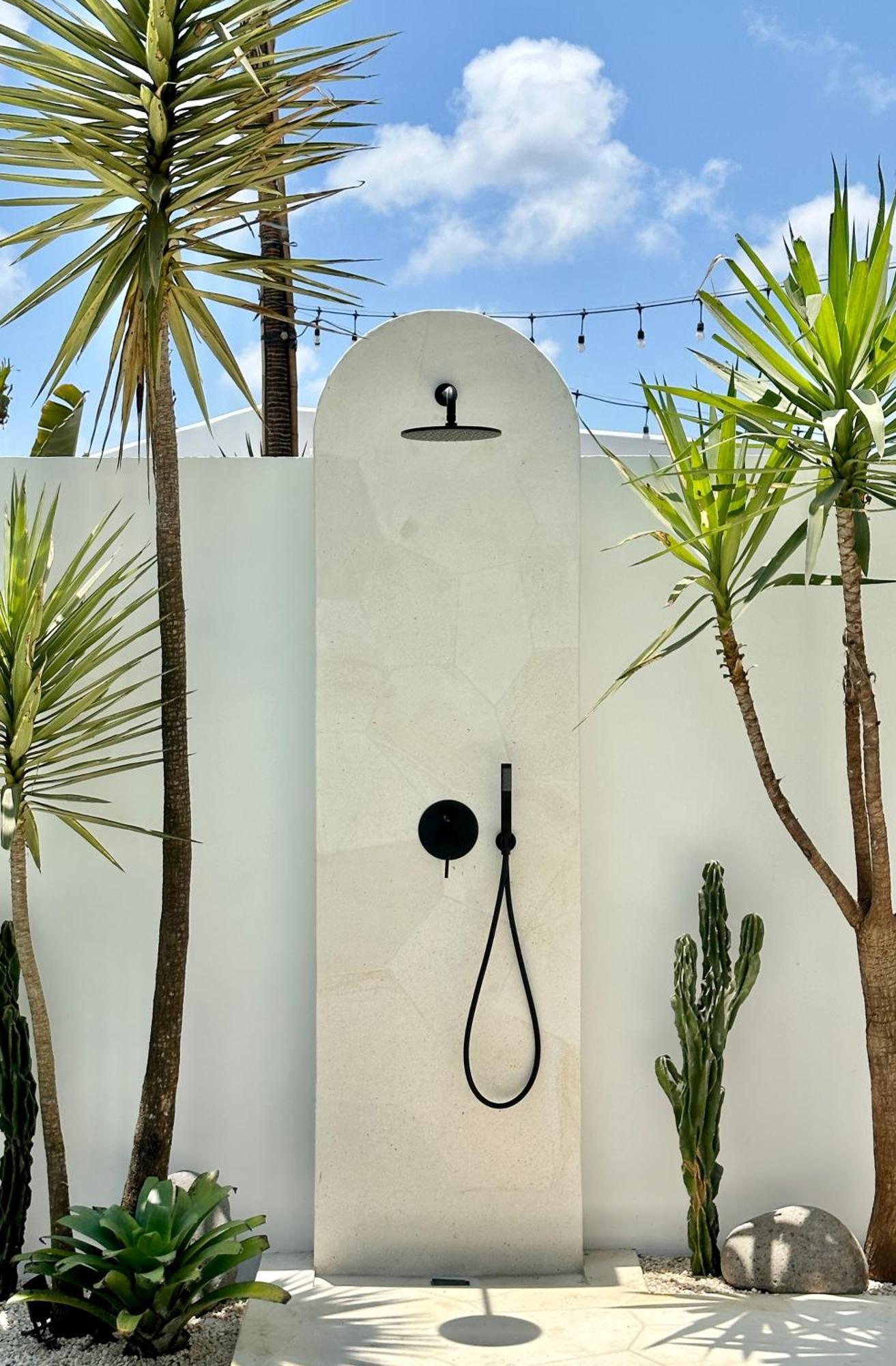 Melrose X The Young Villa Uluwatu (Bali)