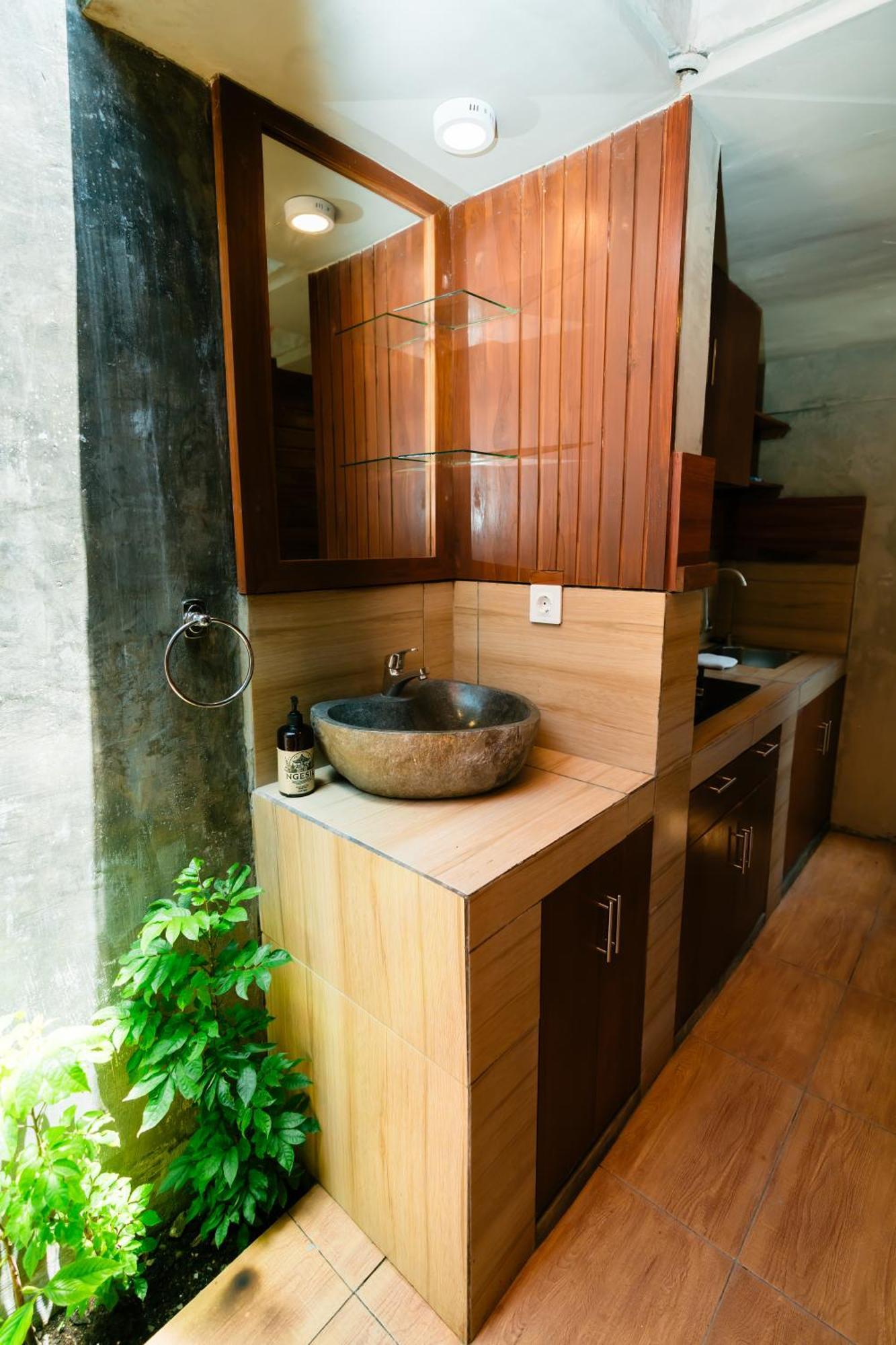 Guest house Ngesil Private Joglo & Pool