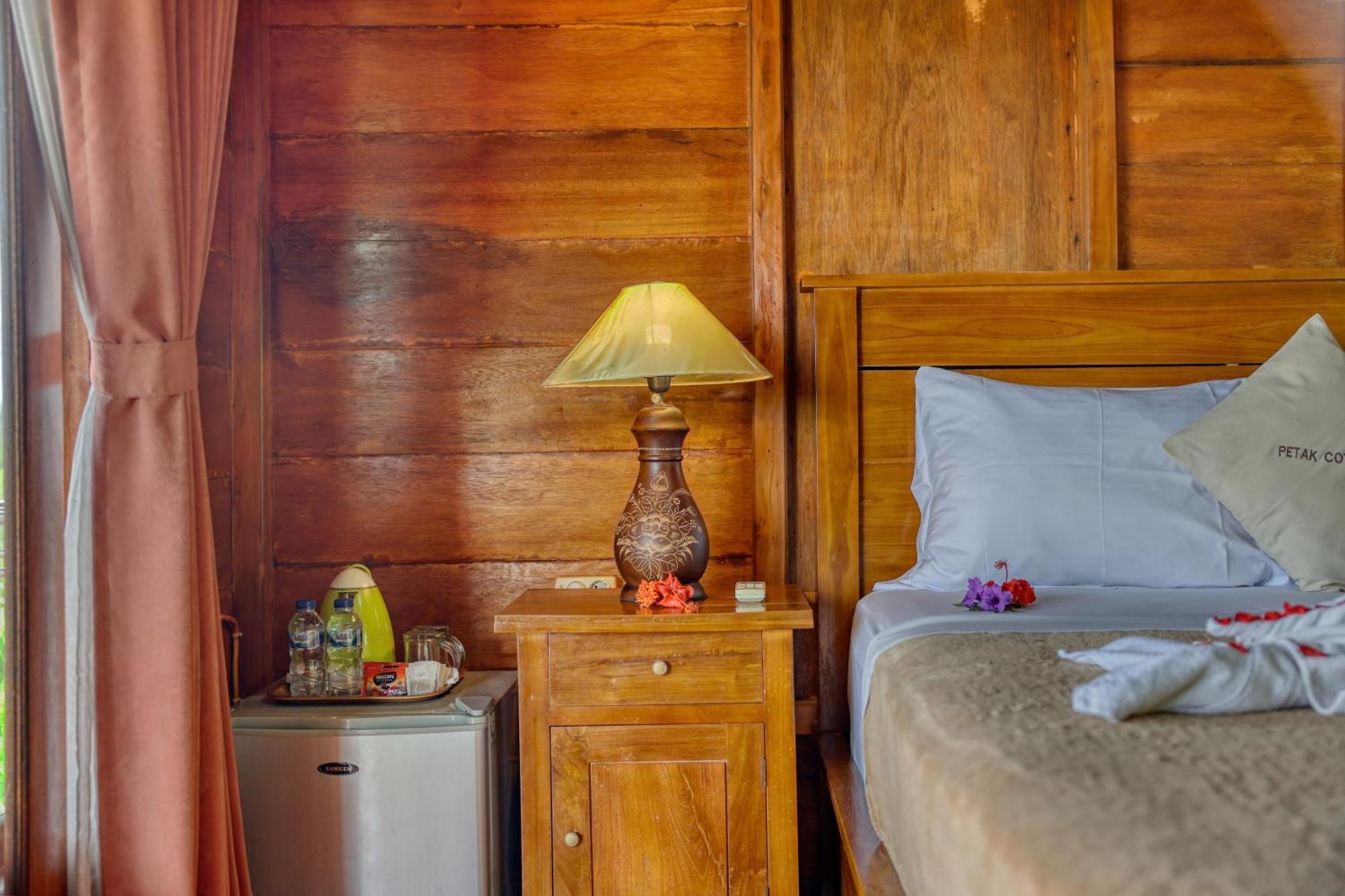 Petak Holiday park 3*