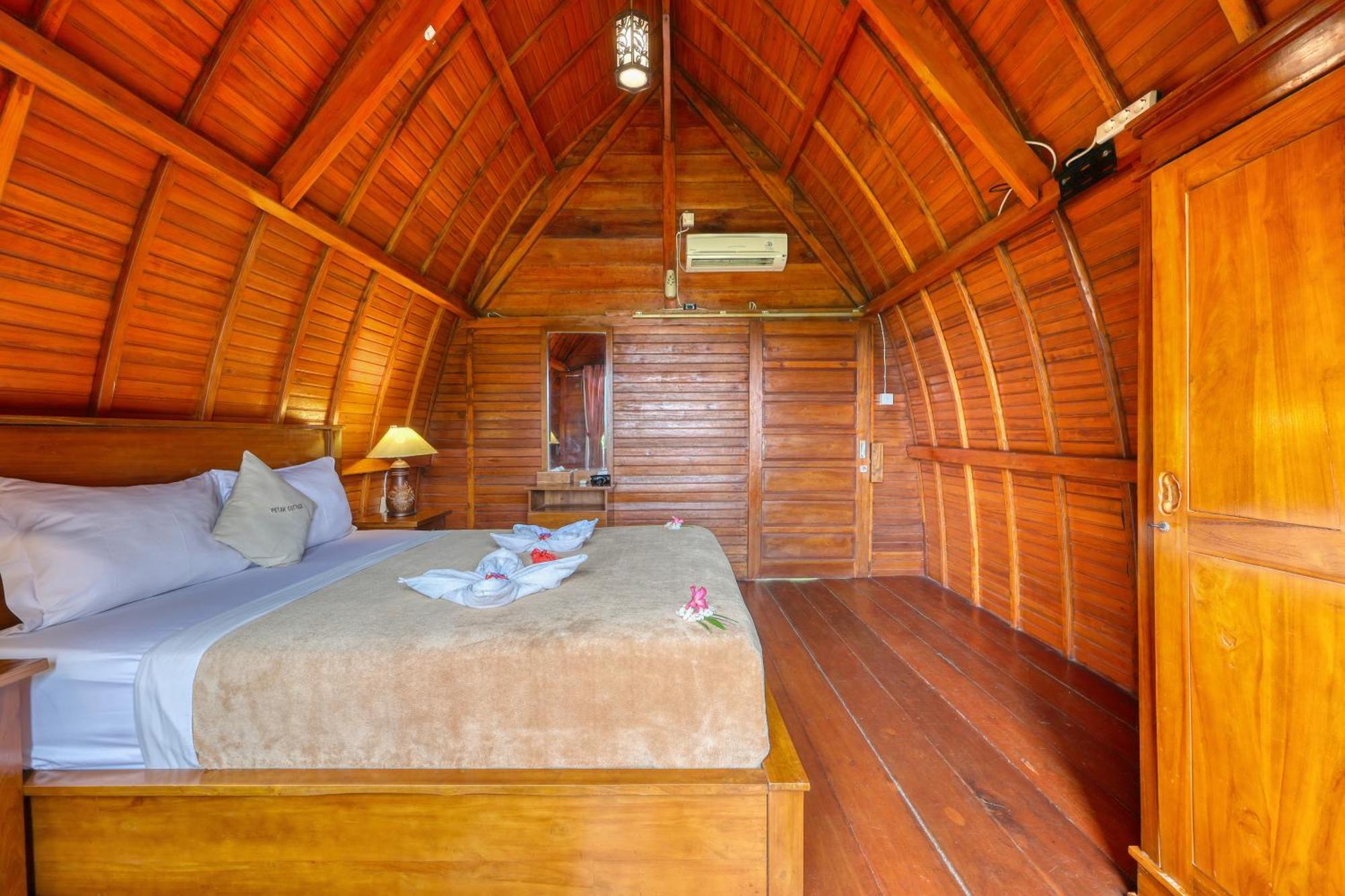 Petak Holiday park 3*