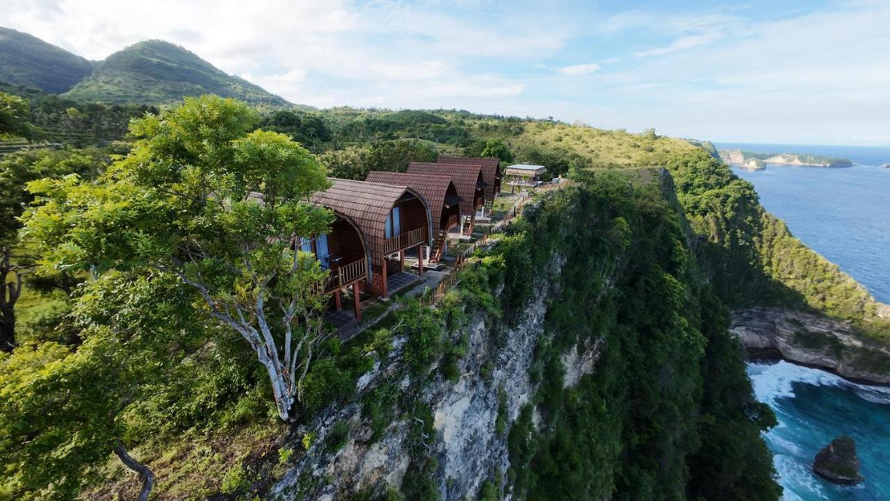 Suwehan Cliff House By Bijak