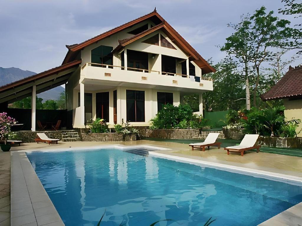 Wreck Divers & Restaurant Resort Tulamben (Bali)