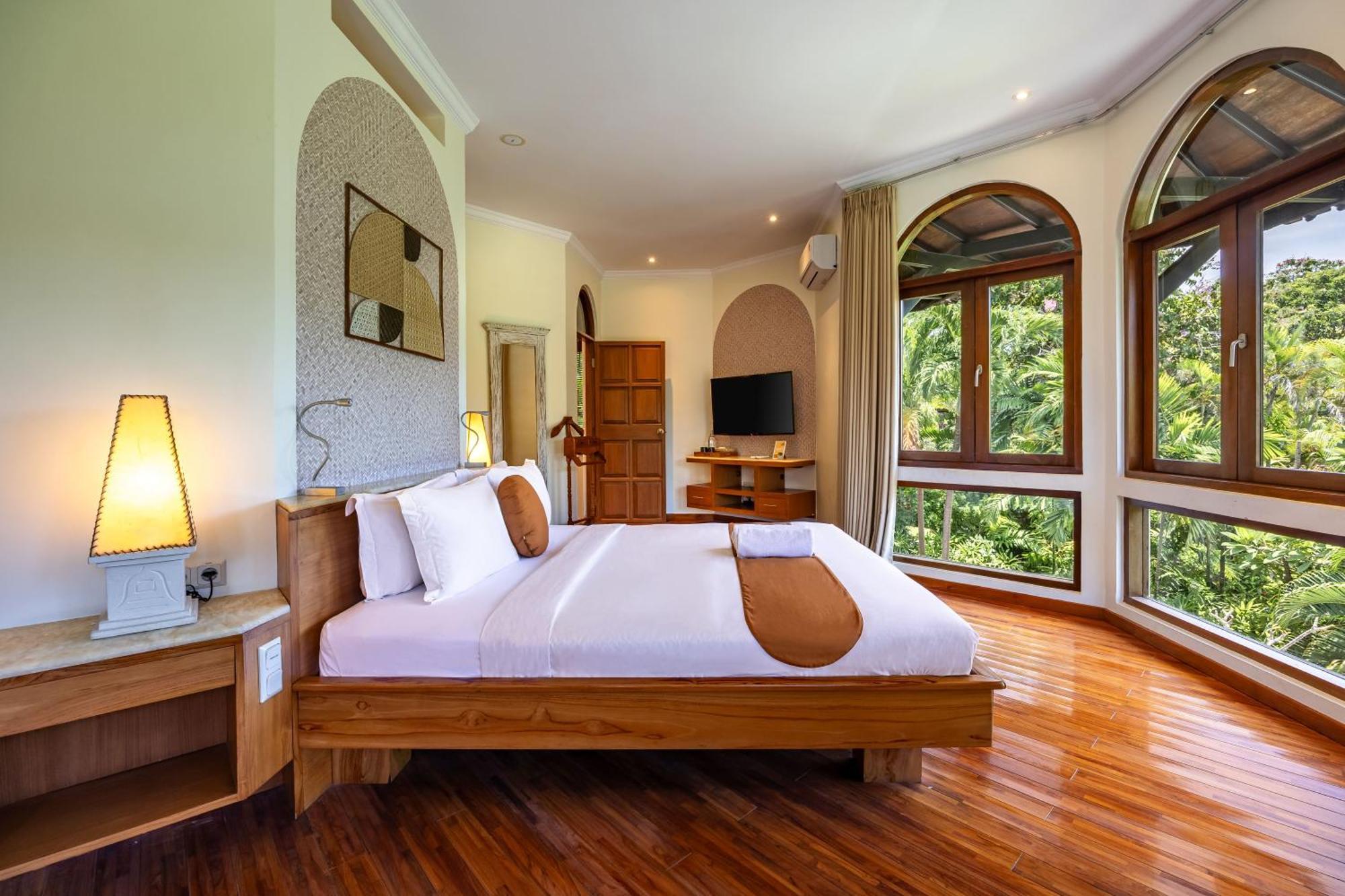 Cove Urbanest Hotel