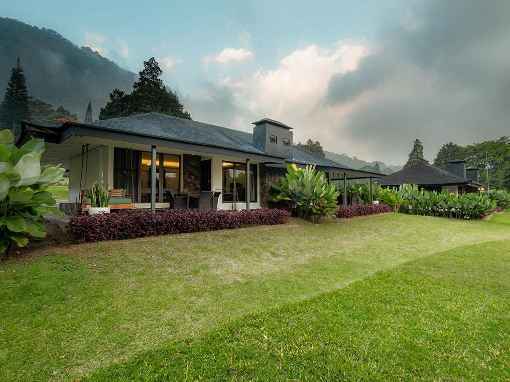 Handara Golf & Bali Resort 4*