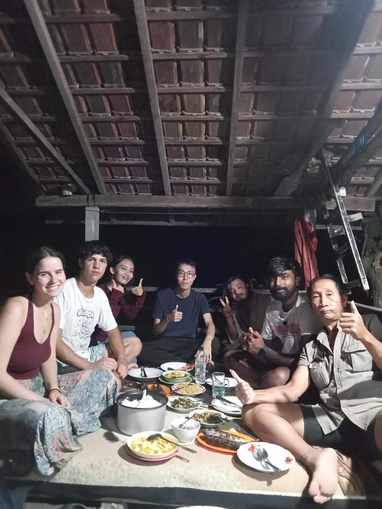 Apollo Hostel Lovina (Bali)