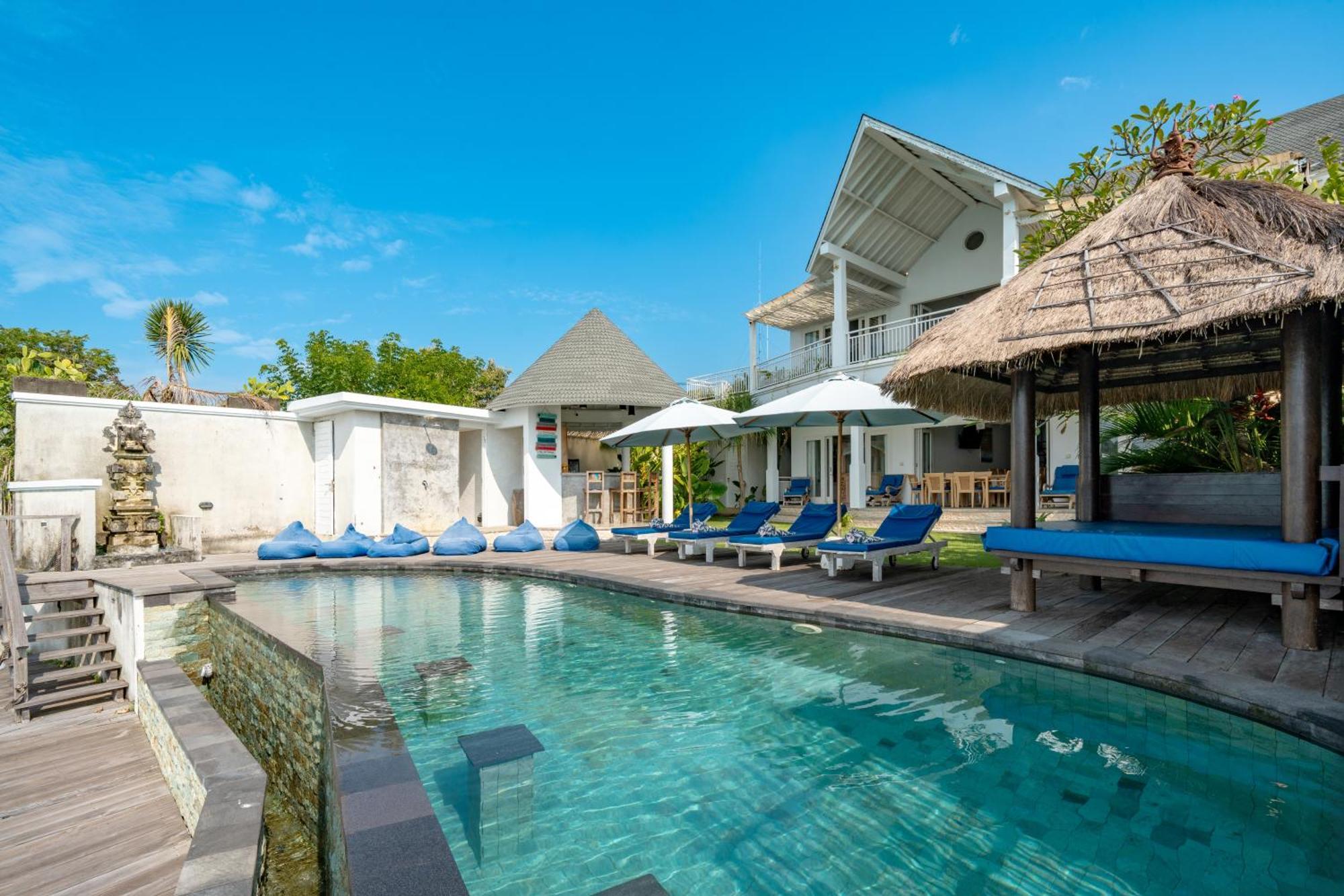 Ceningan Beachside
