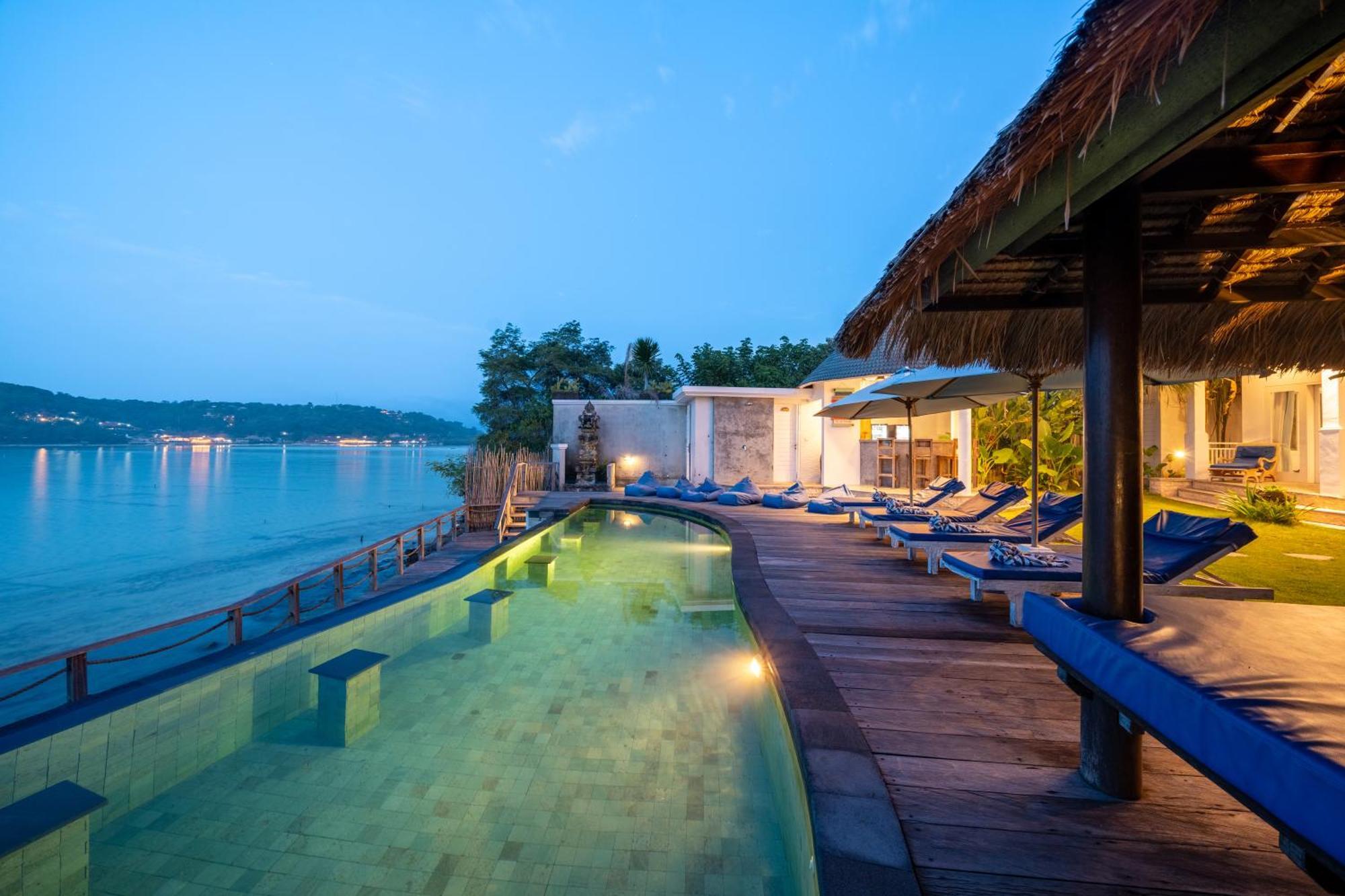 Ceningan Beachside