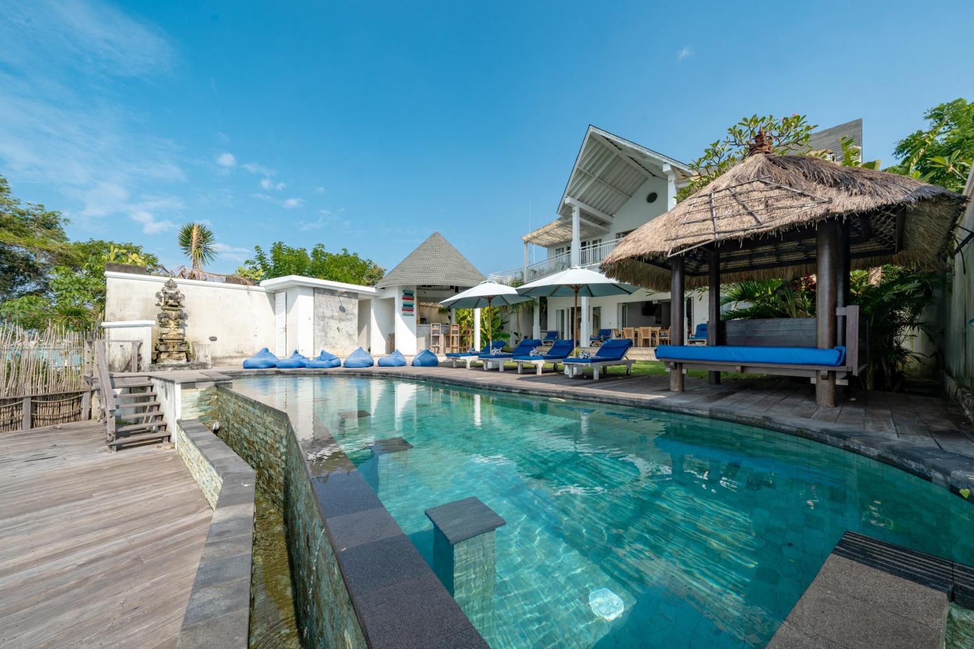 Ceningan Beachside