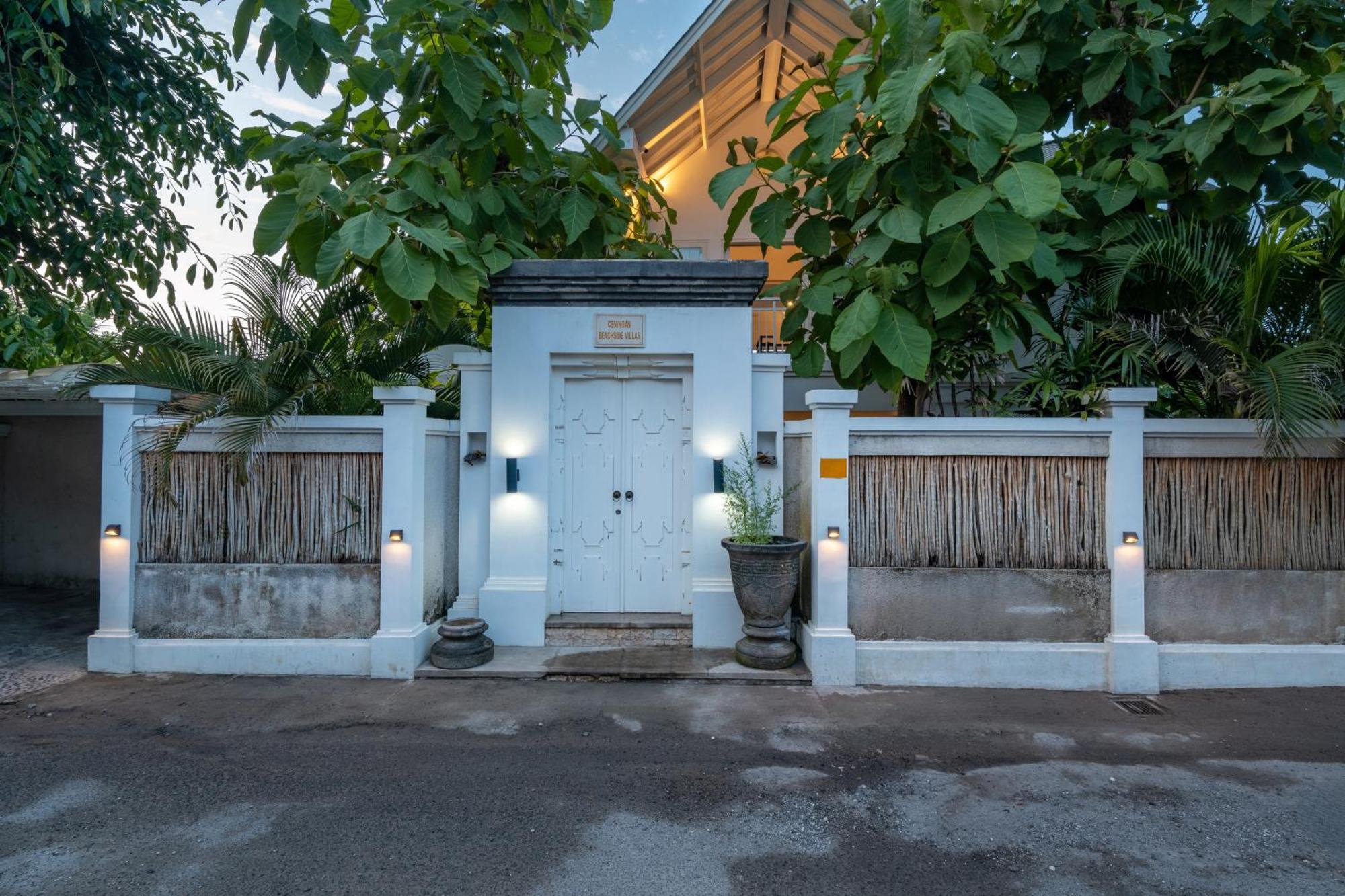 Villa Ceningan Beachside *
