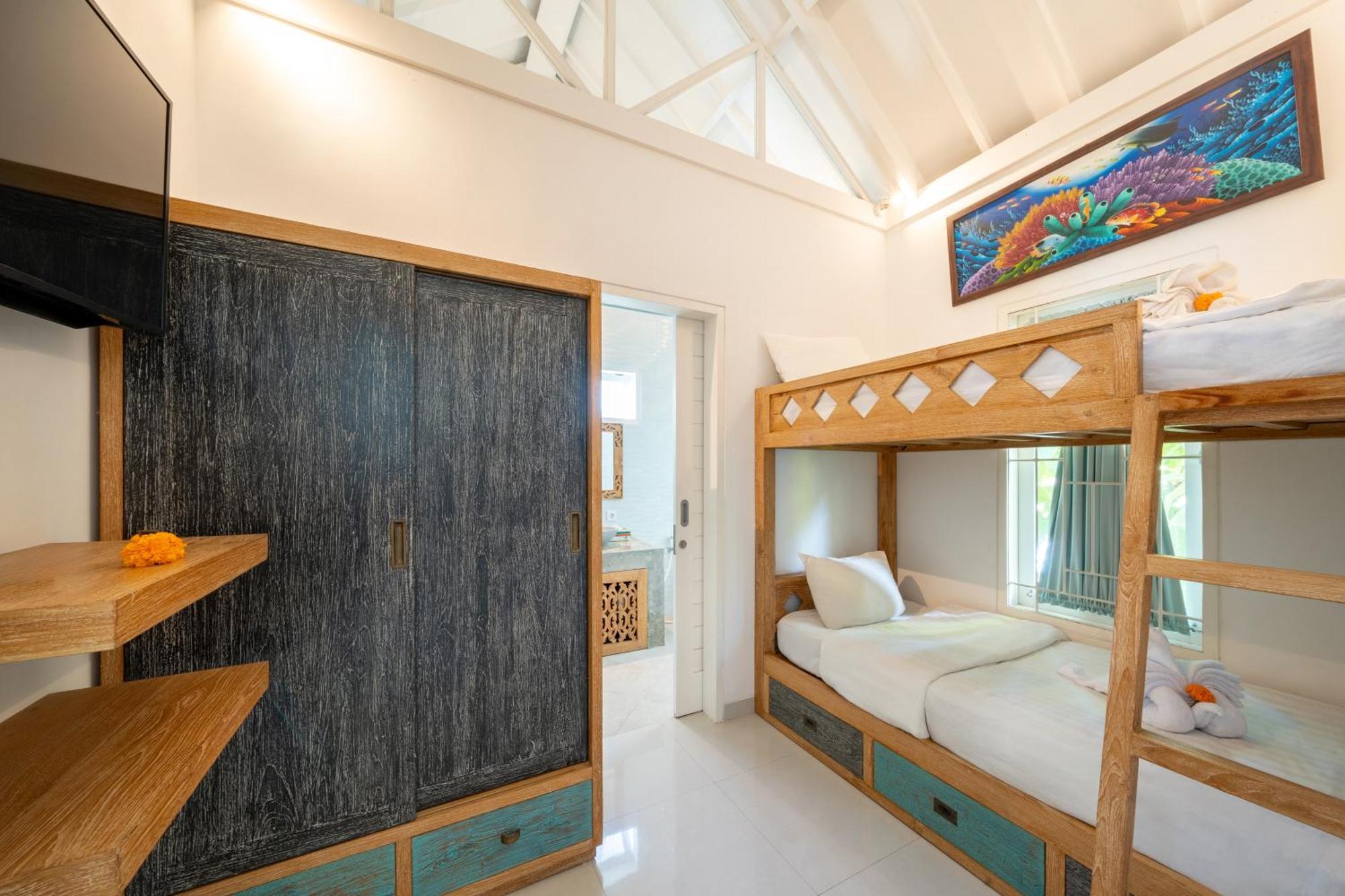 Ceningan Beachside Villa