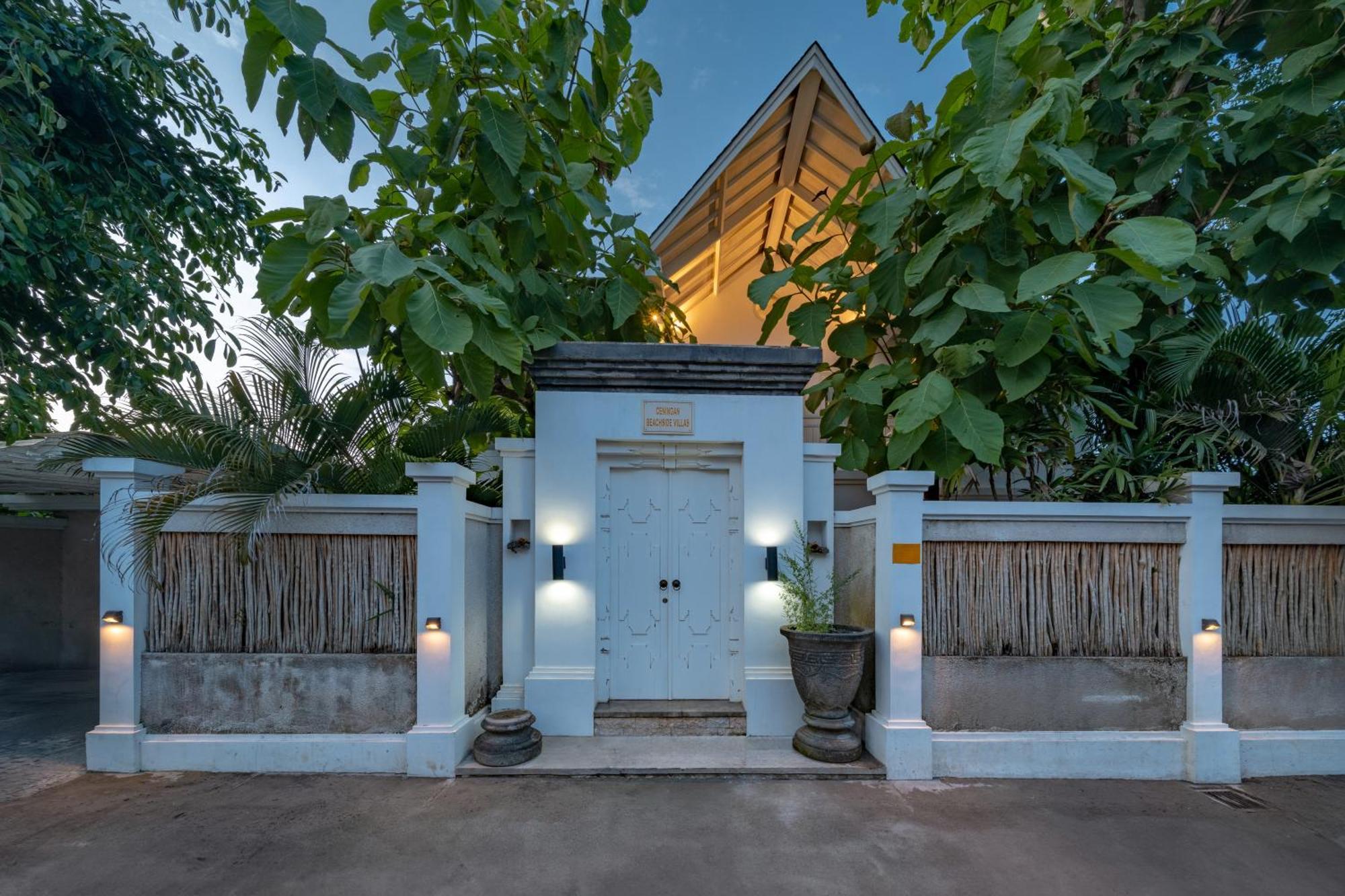 Villa Ceningan Beachside