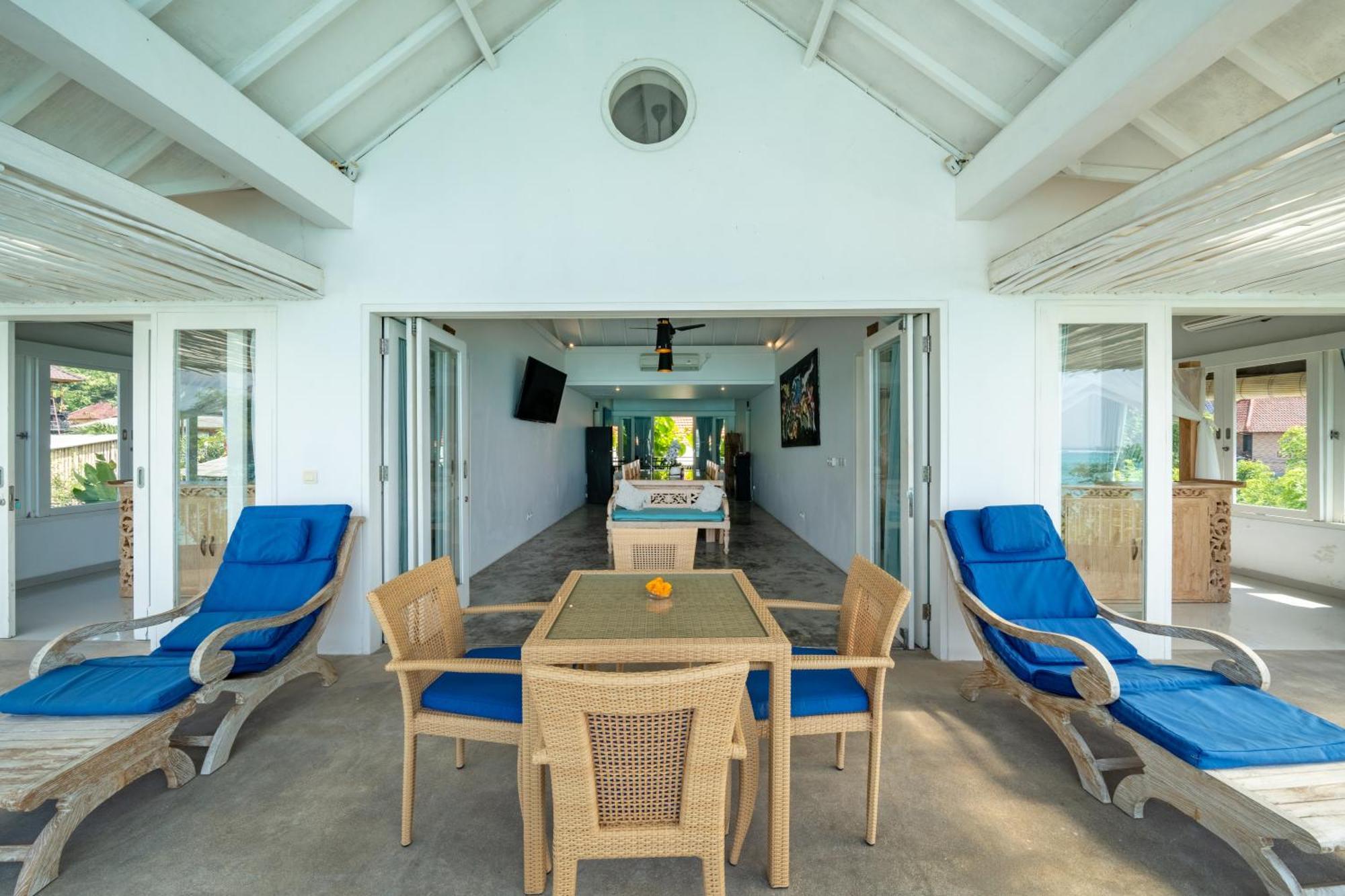 Ceningan Beachside Villa