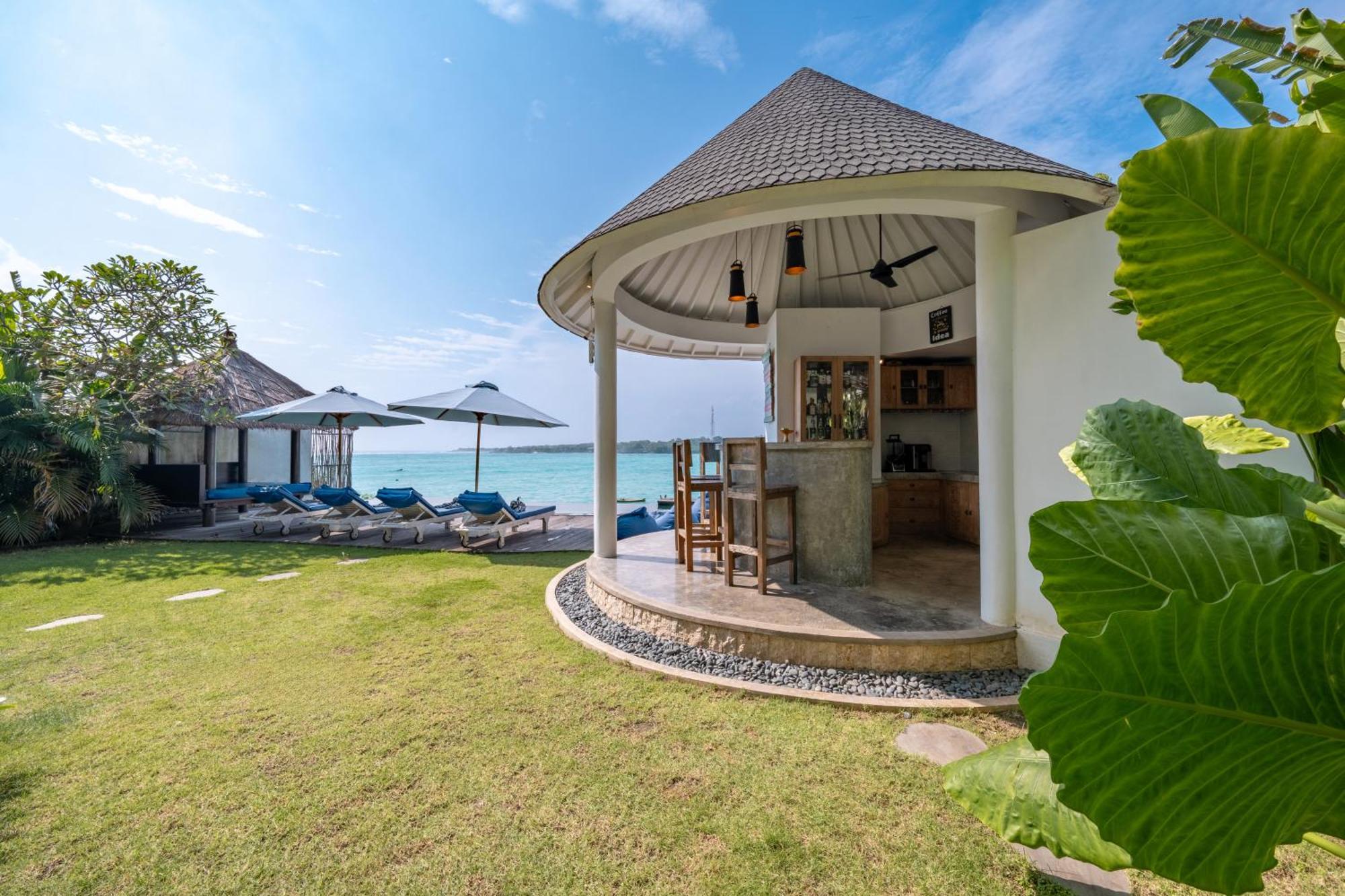 Villa Ceningan Beachside