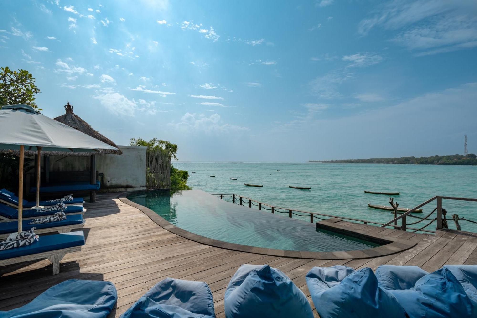 Villa Ceningan Beachside