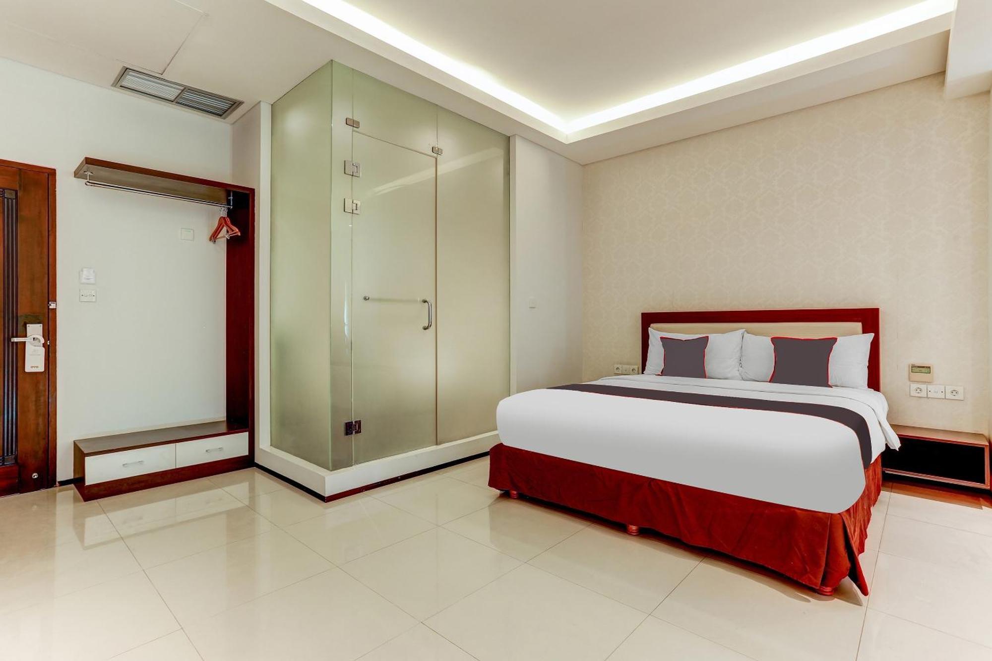 Collection O Near Pantai Kuta Formerly Premium Hotel 4*
