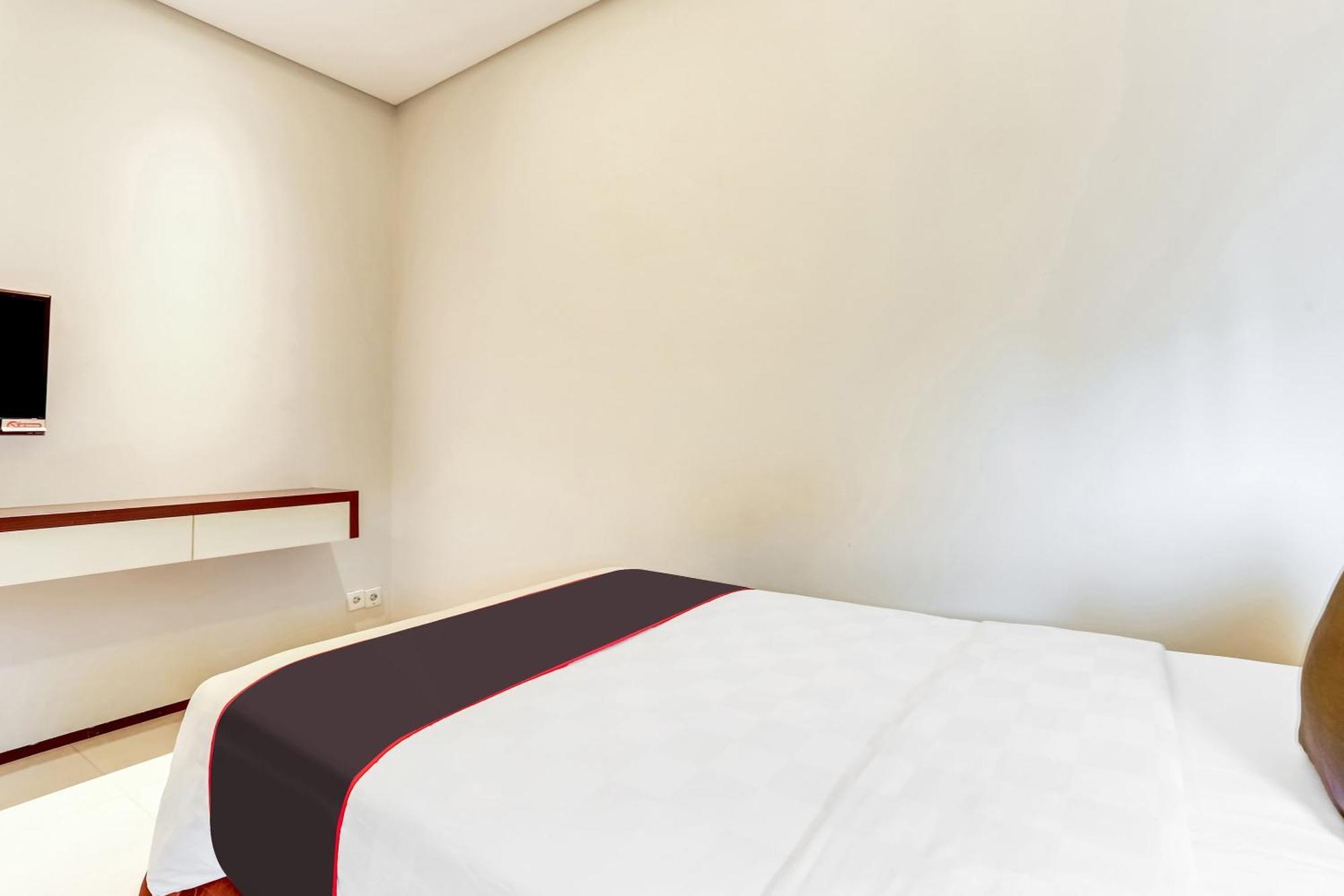 Collection O Near Pantai Kuta Formerly Premium 4* Legian (Bali)