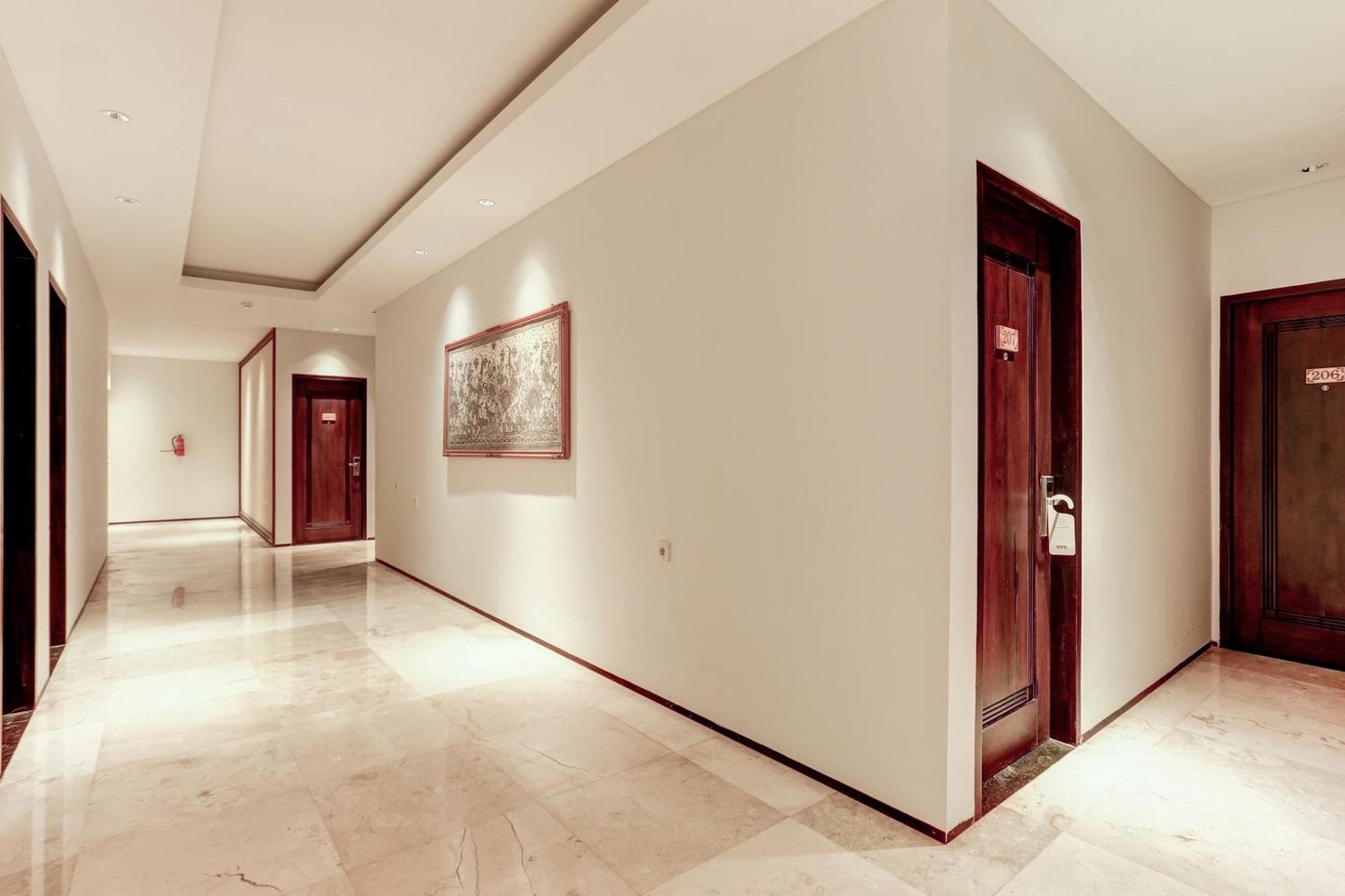 Hotel Collection O Near Pantai Kuta Formerly Premium