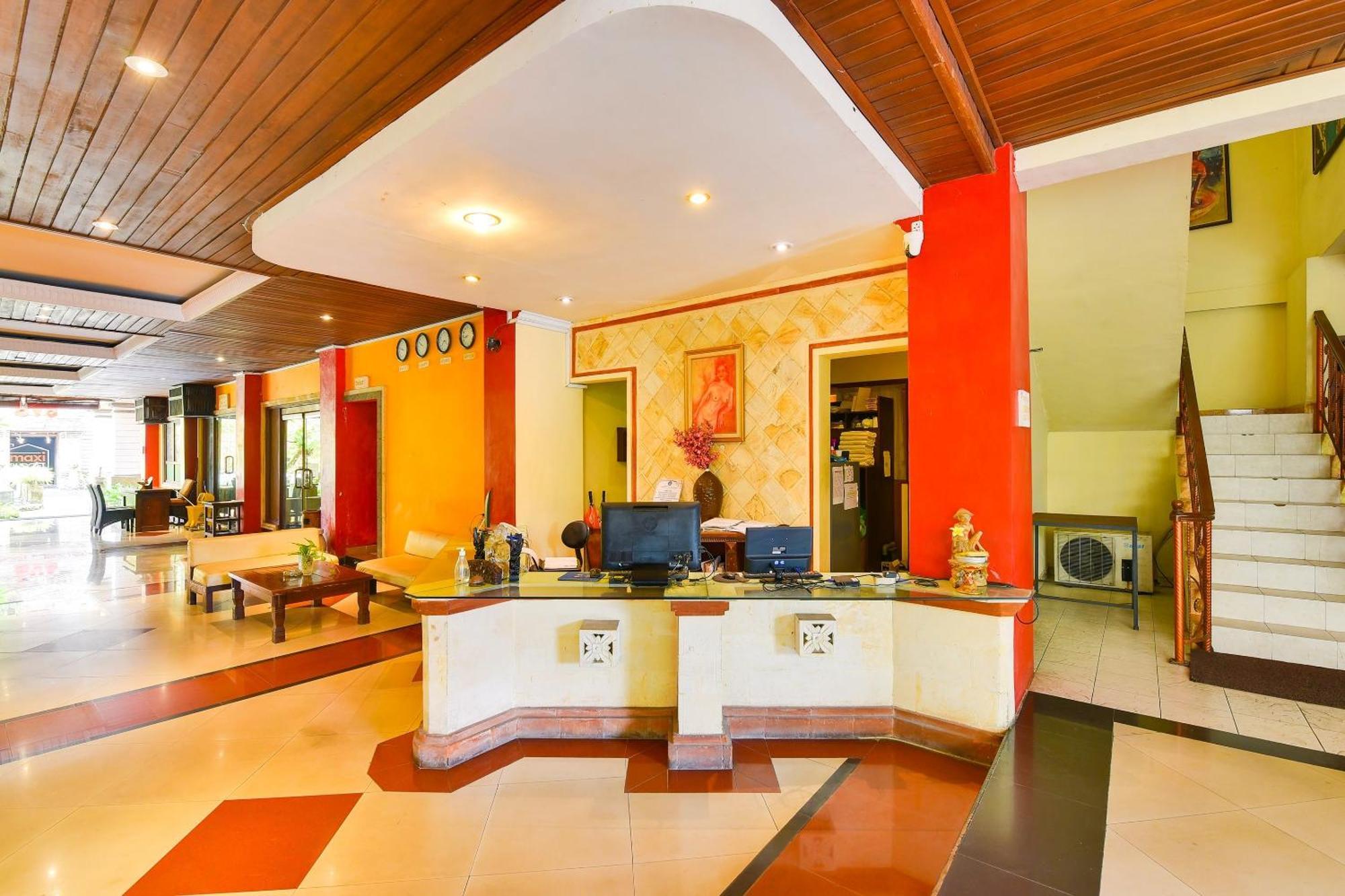 Super Oyo Townhouse Oak Maxi Legian Hotel