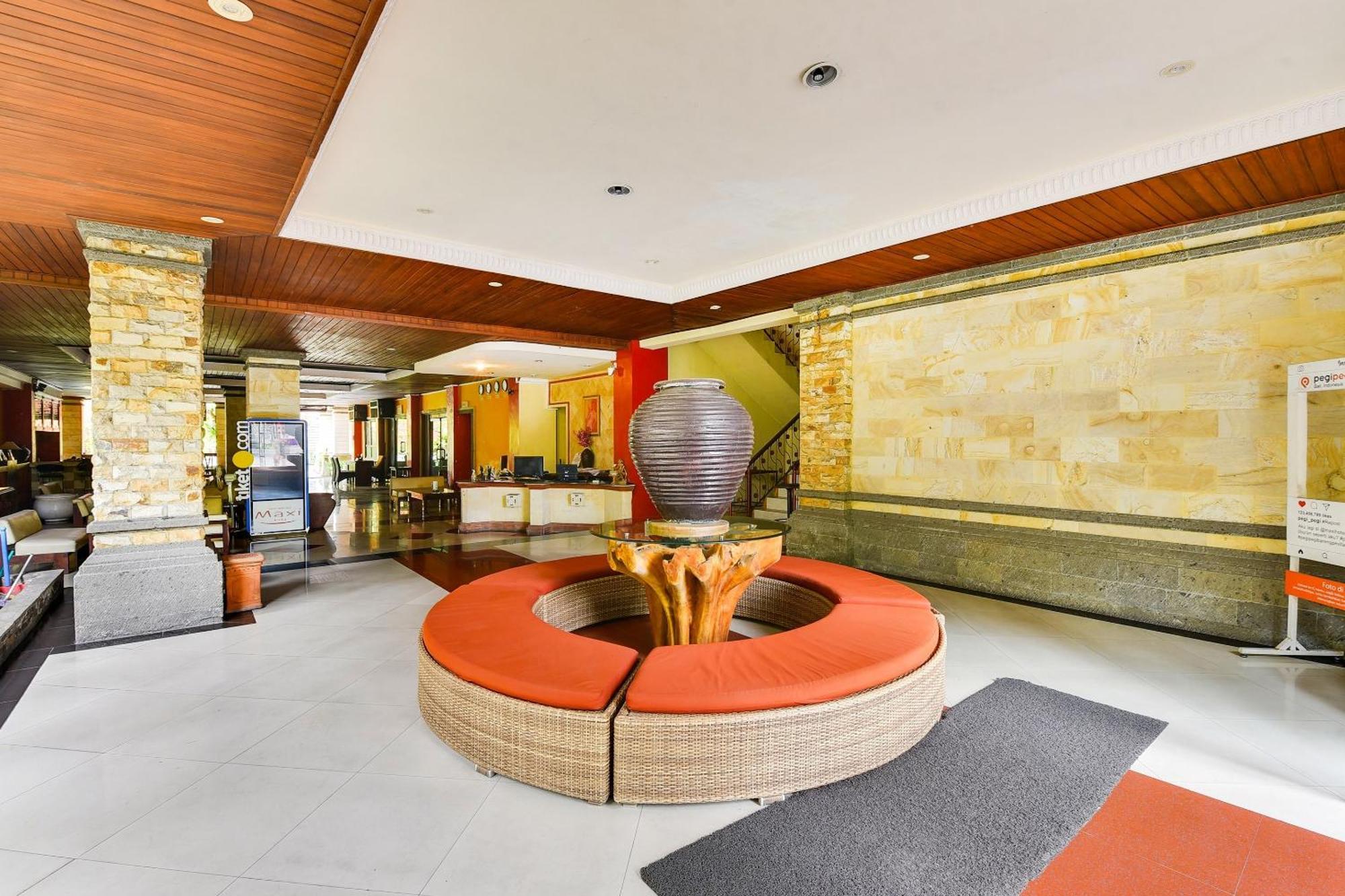 Hotel Super Oyo Townhouse Oak Maxi Legian