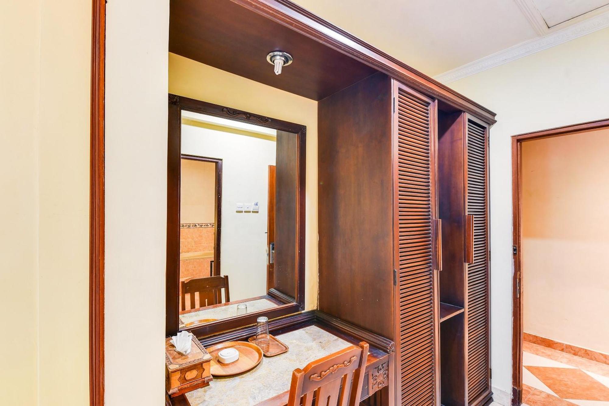Super Oyo Townhouse Oak Maxi Legian 3*