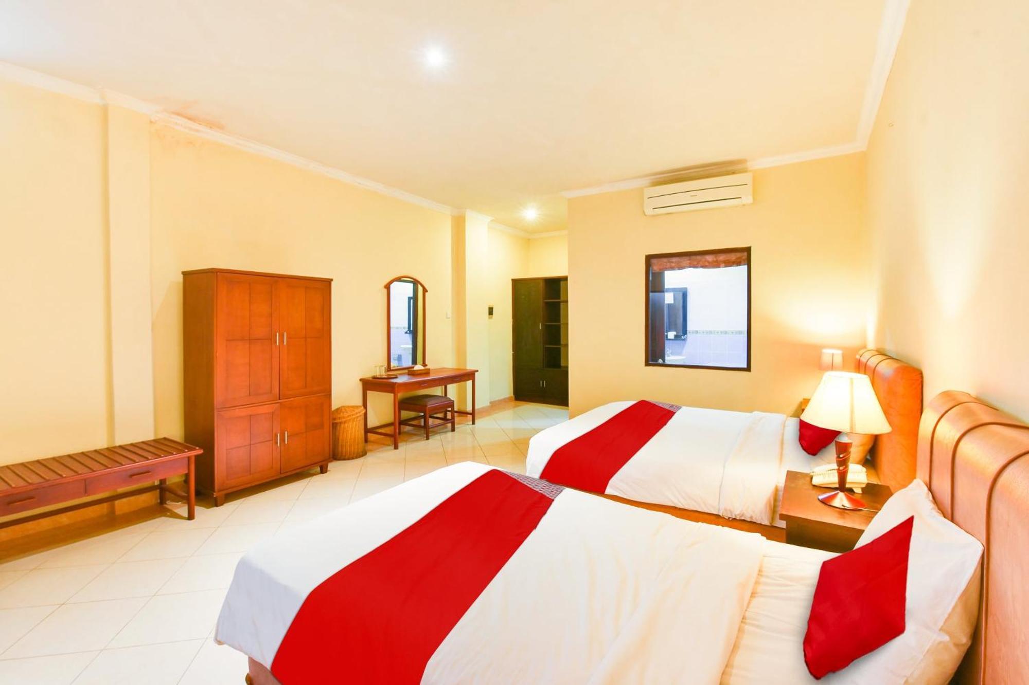 Super Oyo Townhouse Oak Maxi Legian Hotel 3*