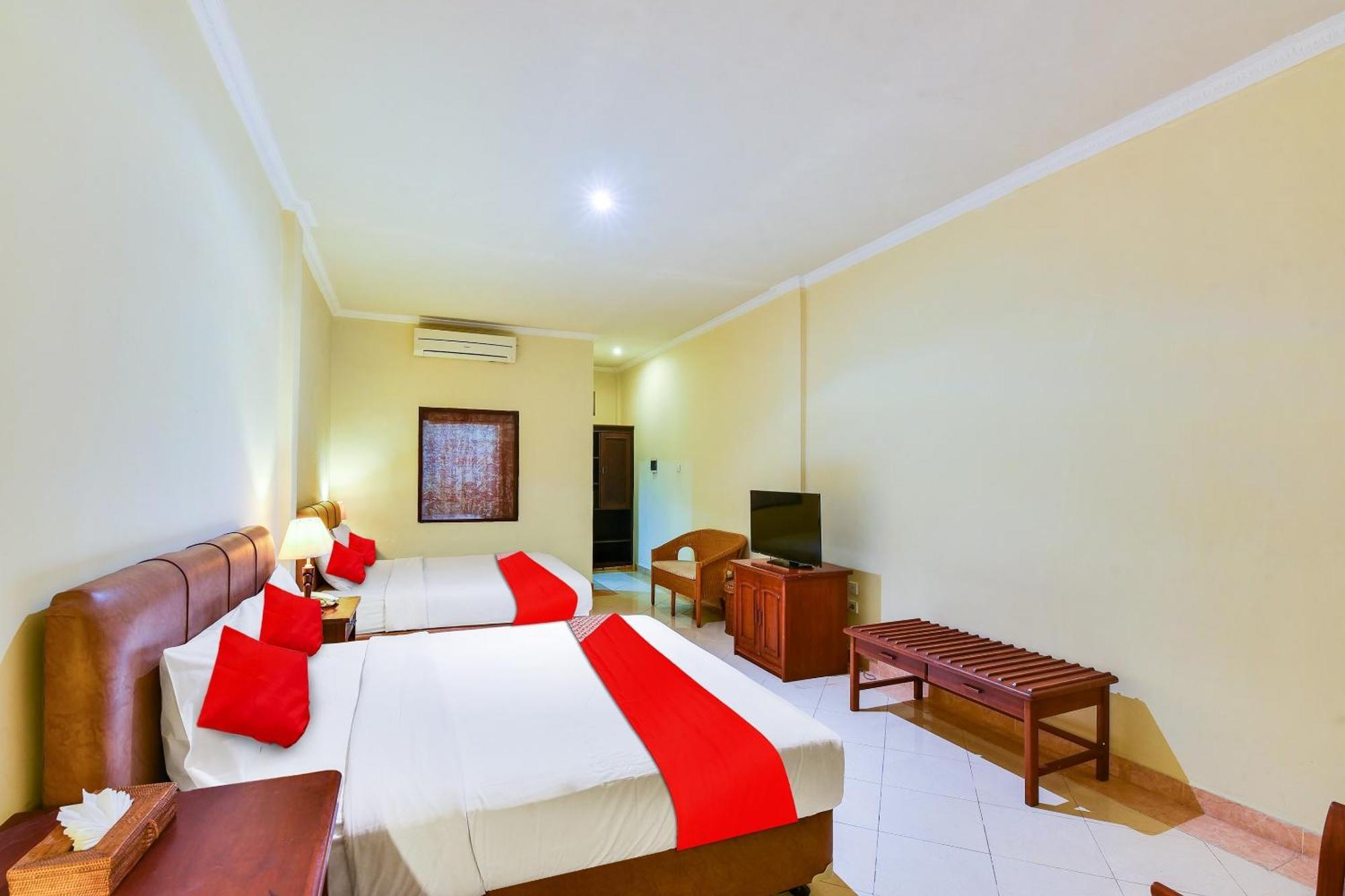 Super Oyo Townhouse Oak Maxi Legian Hotel Kuta (Bali)