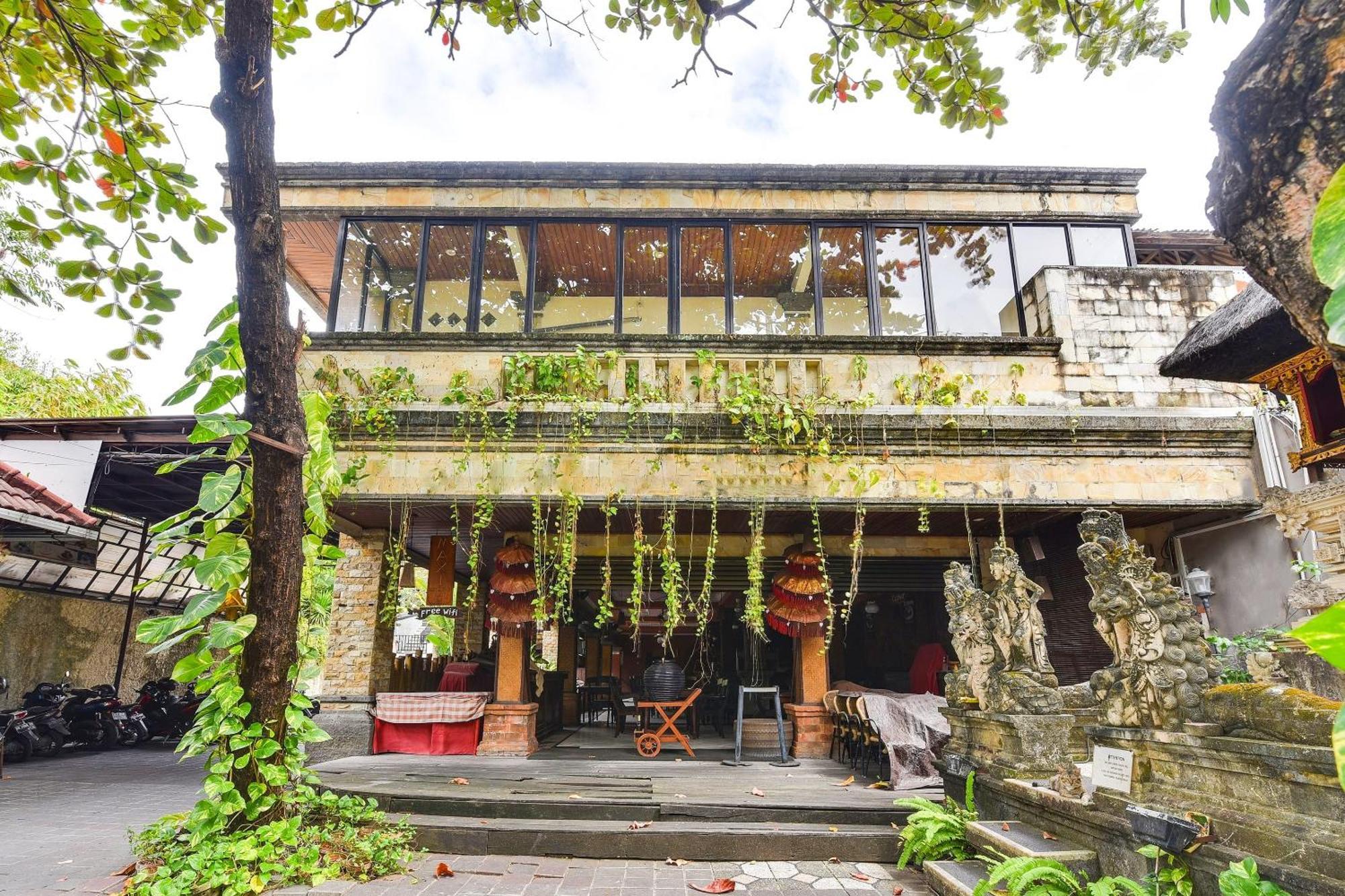 Hotel Super Oyo Townhouse Oak Maxi Legian 3*
