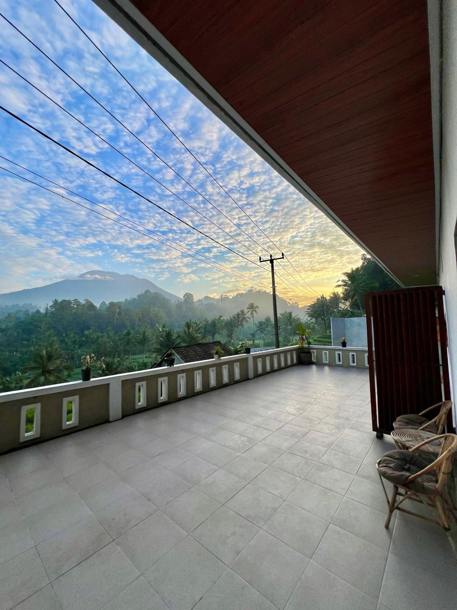 Bisbis House Iseh Village * Selat