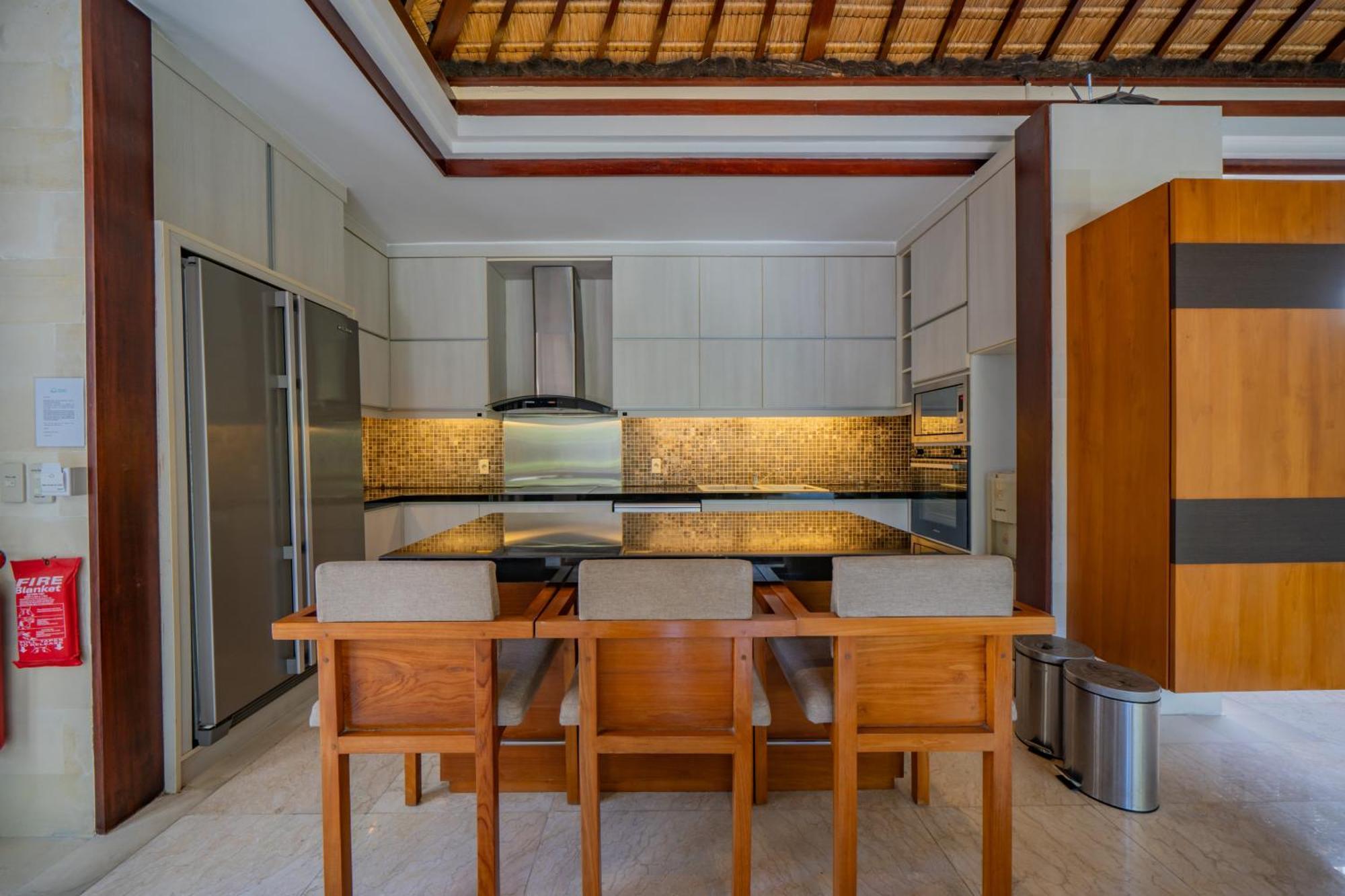 Kedonganan Villa *
