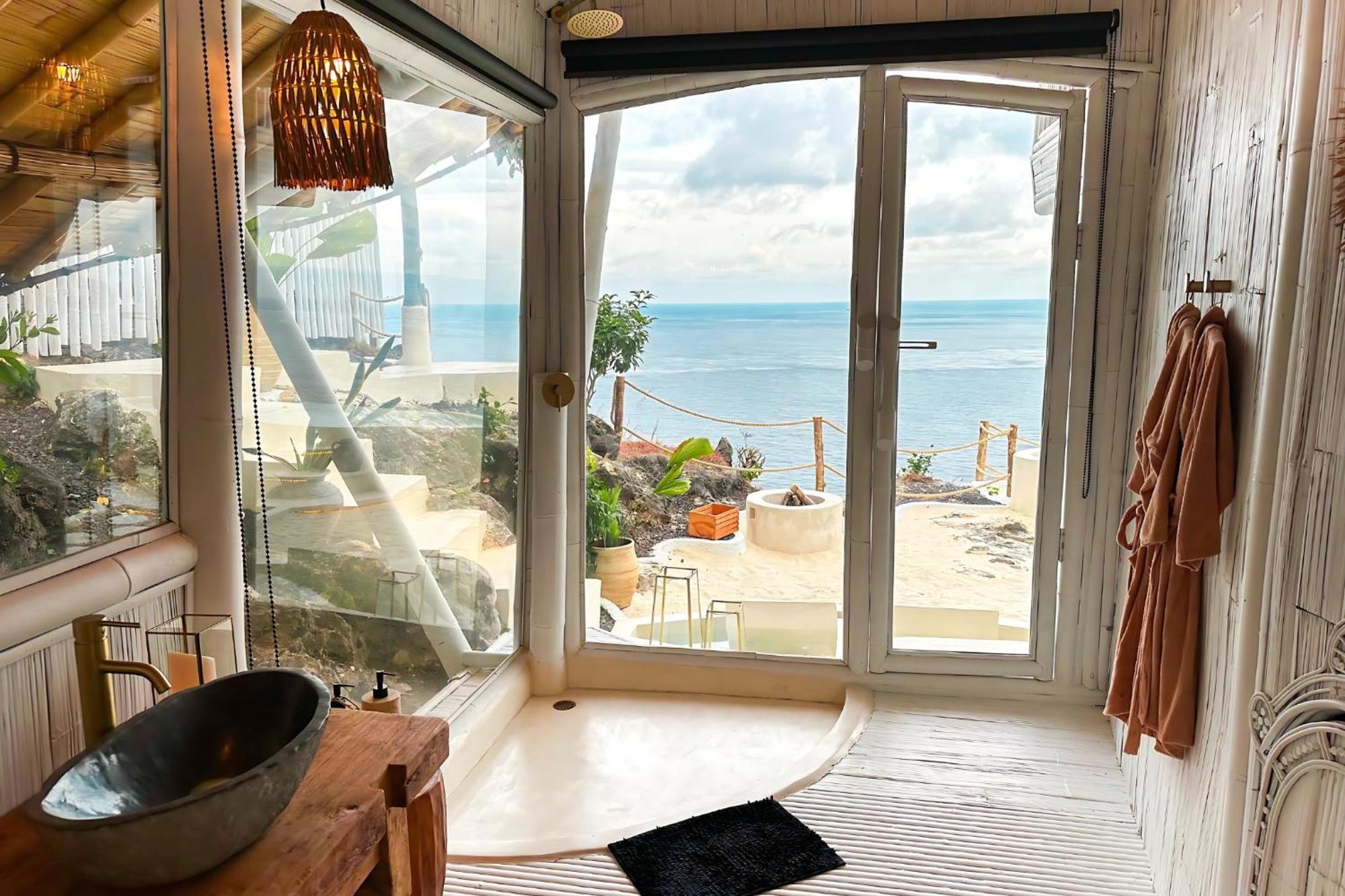 Honeymoon Sea View - *