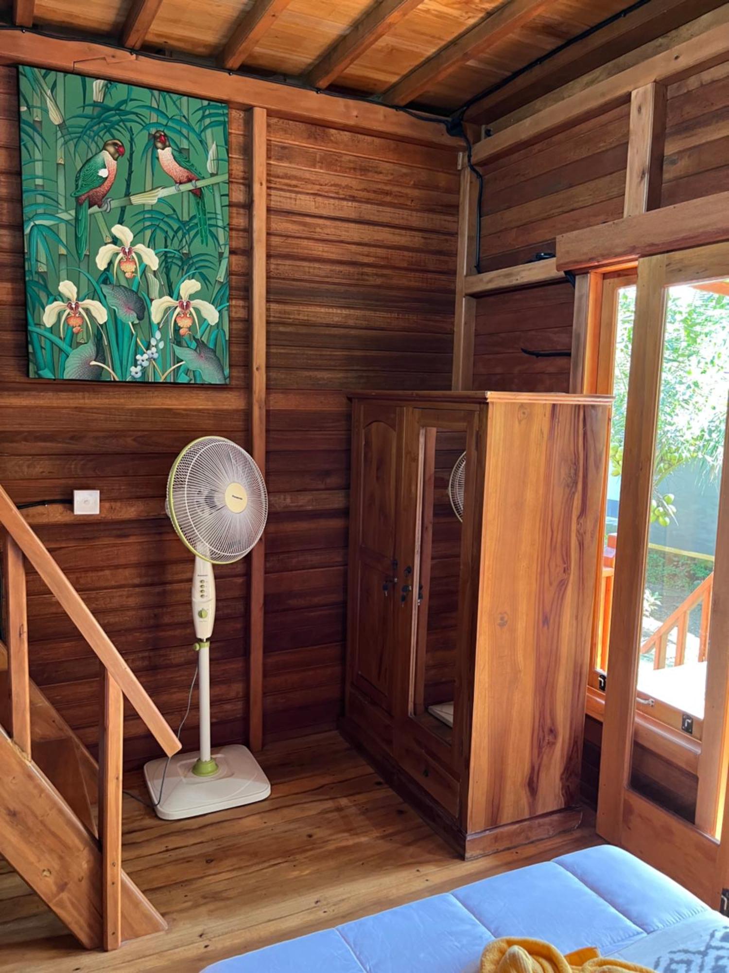 Khrisna Hs And Guest house Sidemen (Bali)