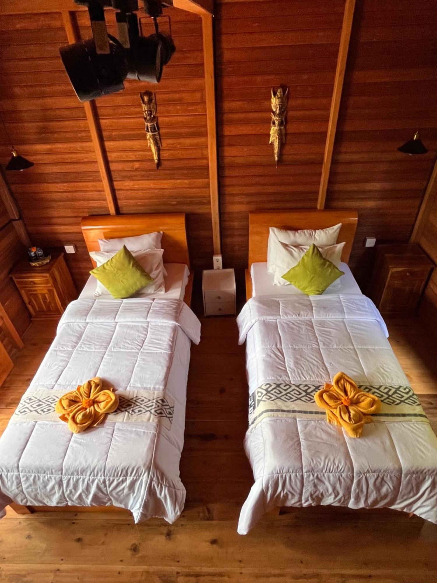 Khrisna Hs And Guest house 2*