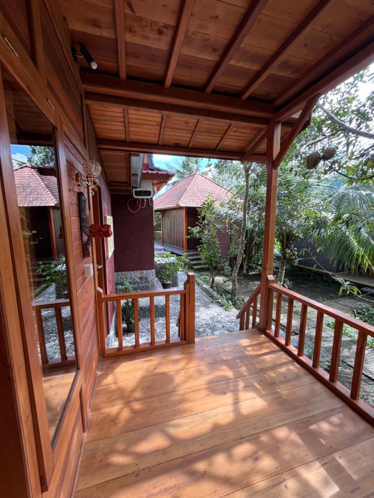 Khrisna Hs And Guest house Sidemen (Bali)